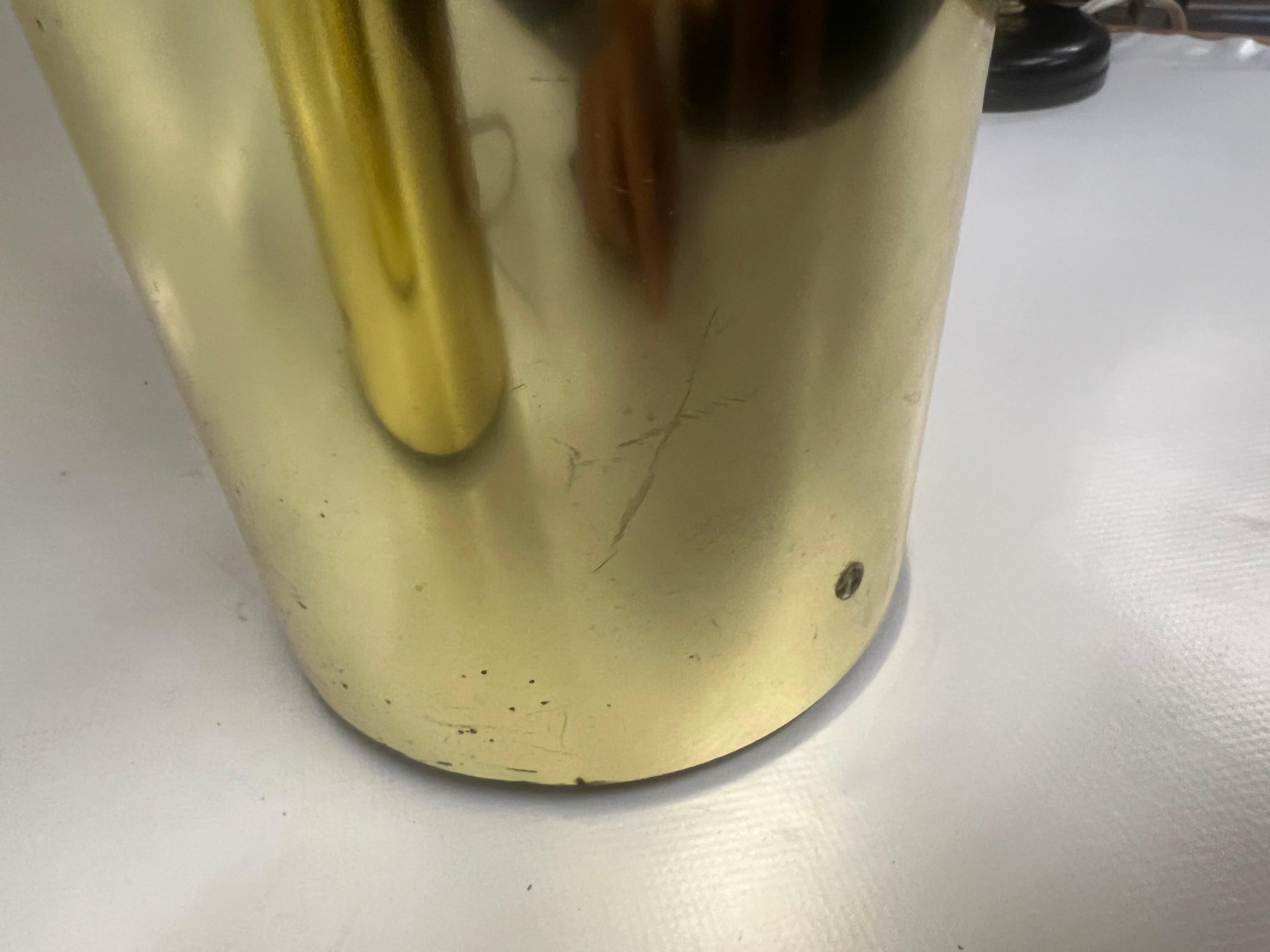 Un par de lámparas de mesa cilíndricas de latón estilo Robert Sonneman de los años 70 Metal en venta