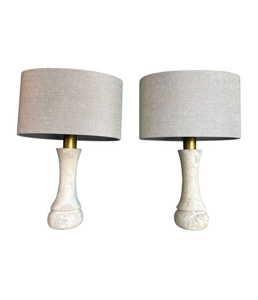 Brass A pair of 1970s travertine and brass lamps by Fratelli Mannelli For Sale