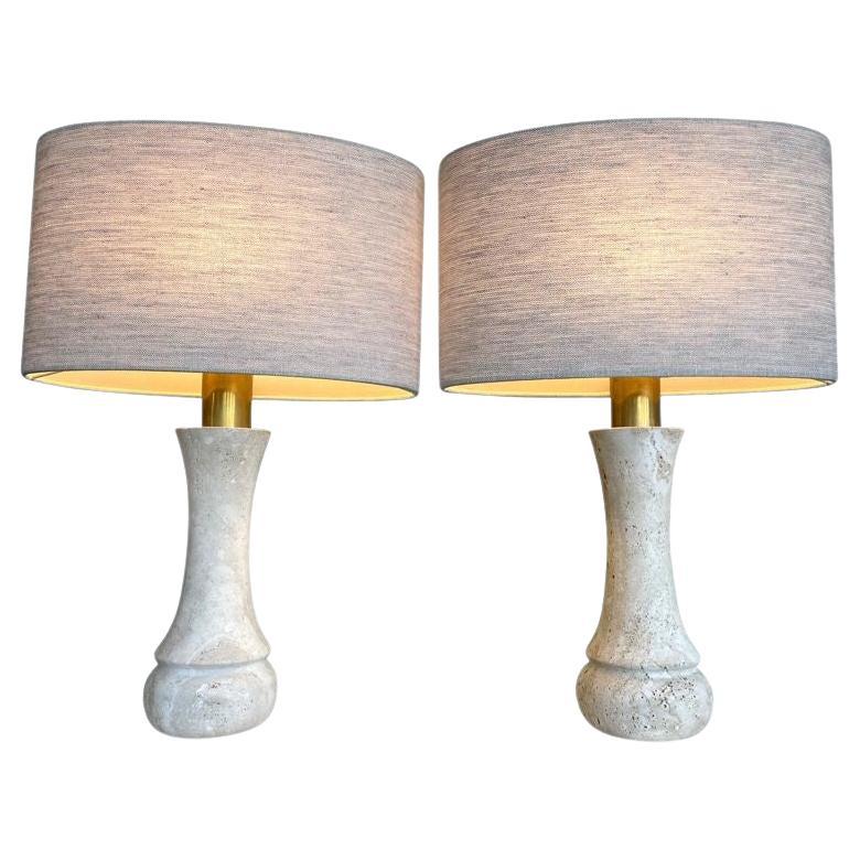 A pair of 1970s travertine and brass lamps by Fratelli Mannelli For Sale