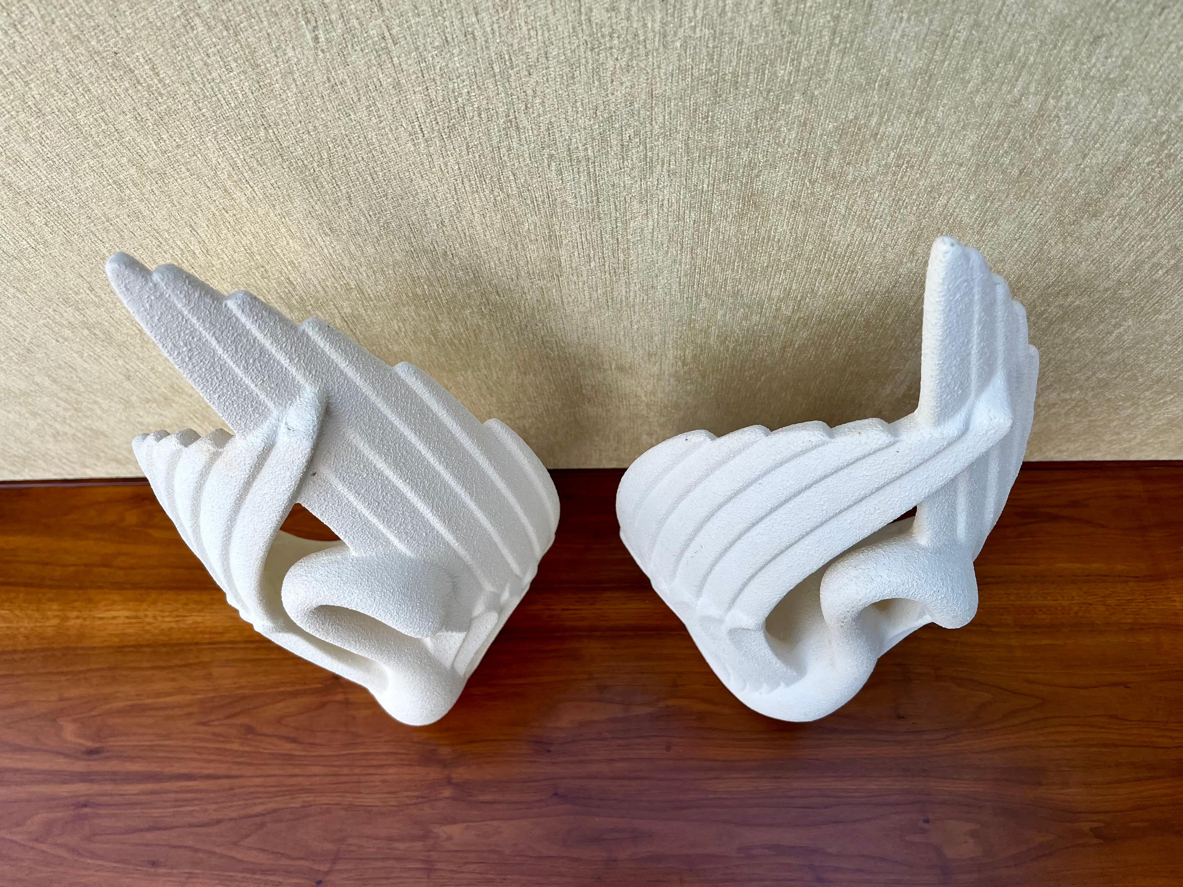 Ein Paar 1980er Art Deco Revival Haeger Pottery Swan Sculptures. 6