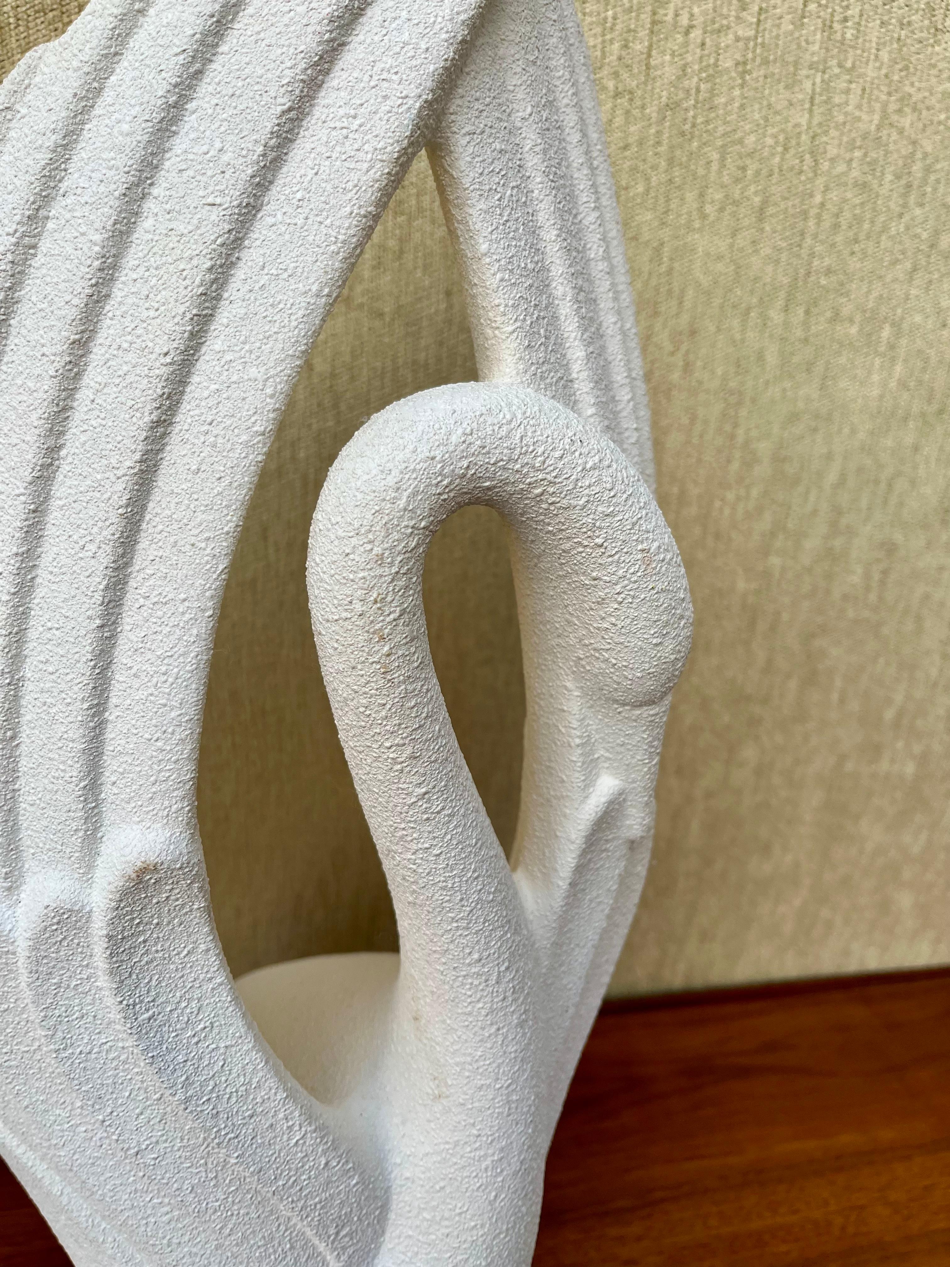 Ein Paar 1980er Art Deco Revival Haeger Pottery Swan Sculptures. (Ende des 20. Jahrhunderts)