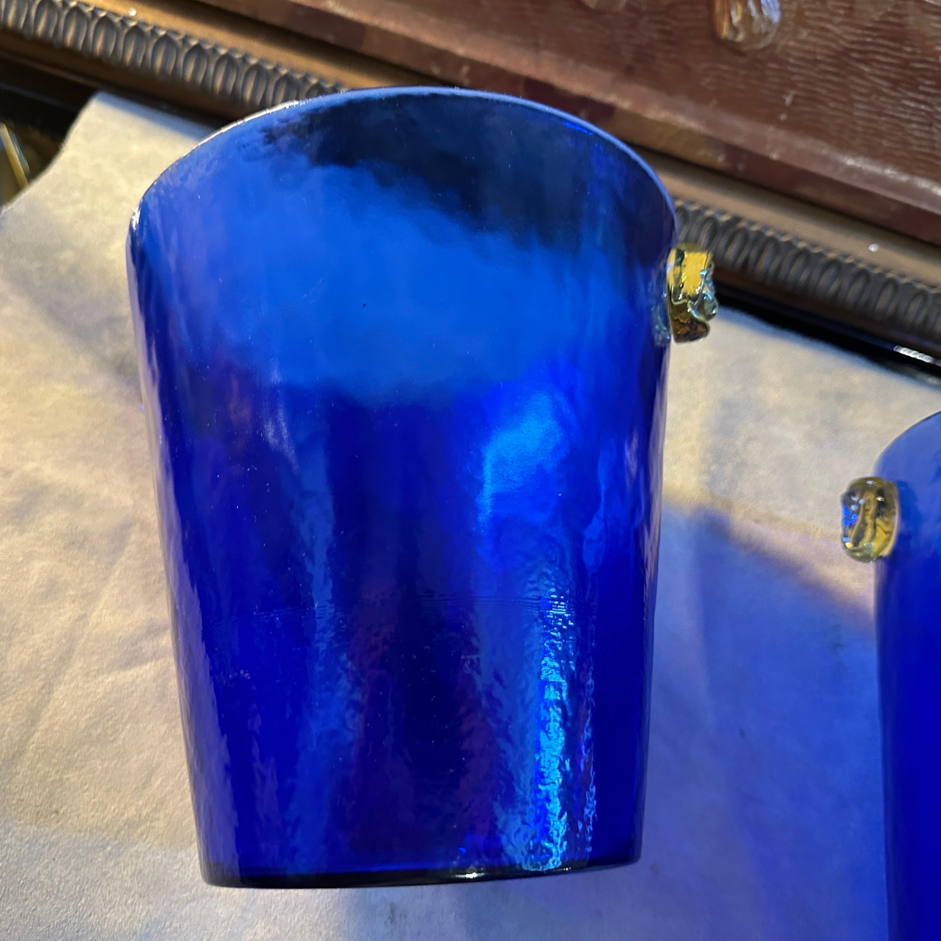 Zwei modernistische Weinkühler aus blauem und gelbem Muranoglas im Venini-Stil der 1980er Jahre im Angebot 3