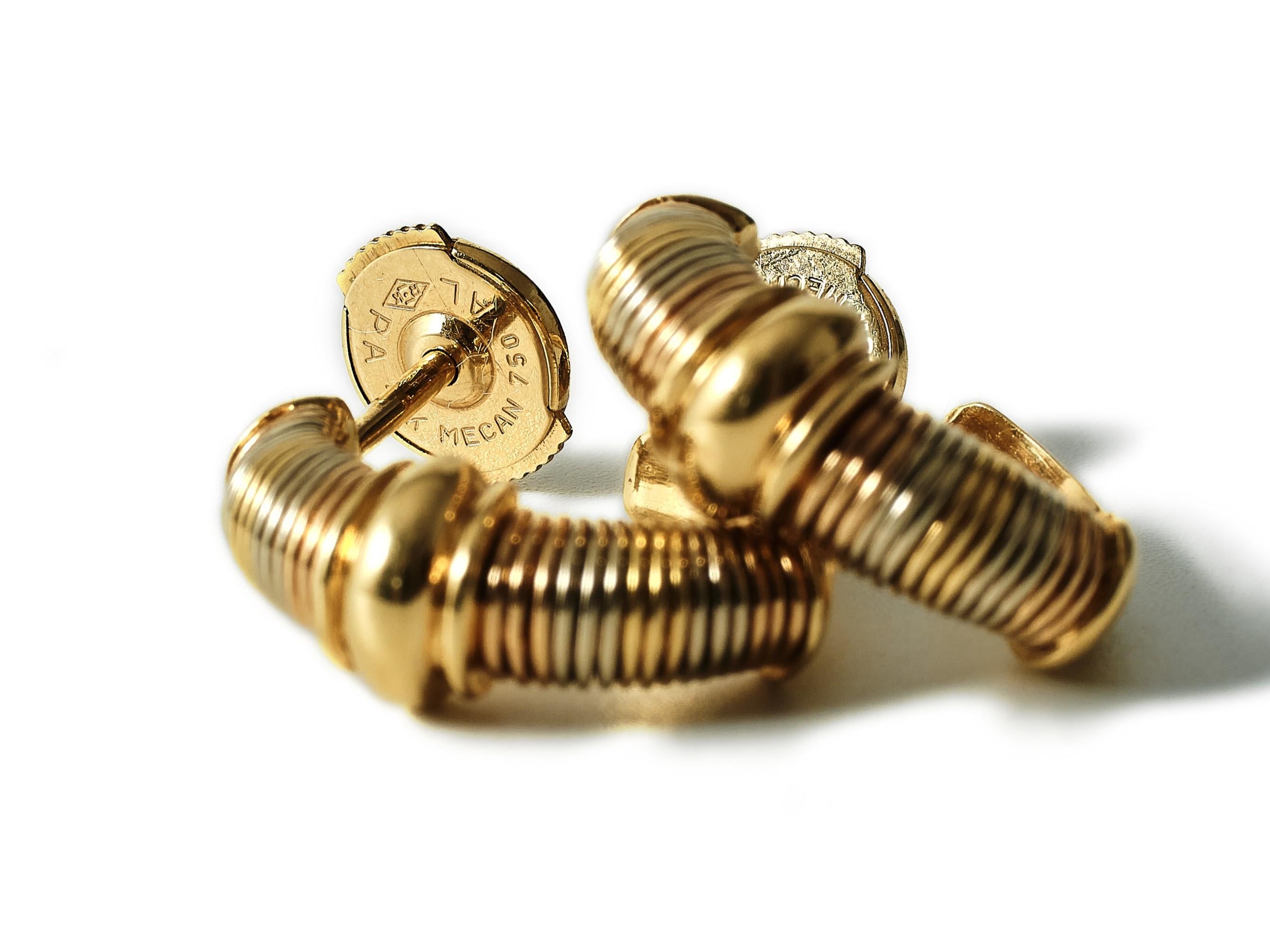 Women's or Men's Cartier 1990s 18k gold tri-color hoop earrings. For Sale