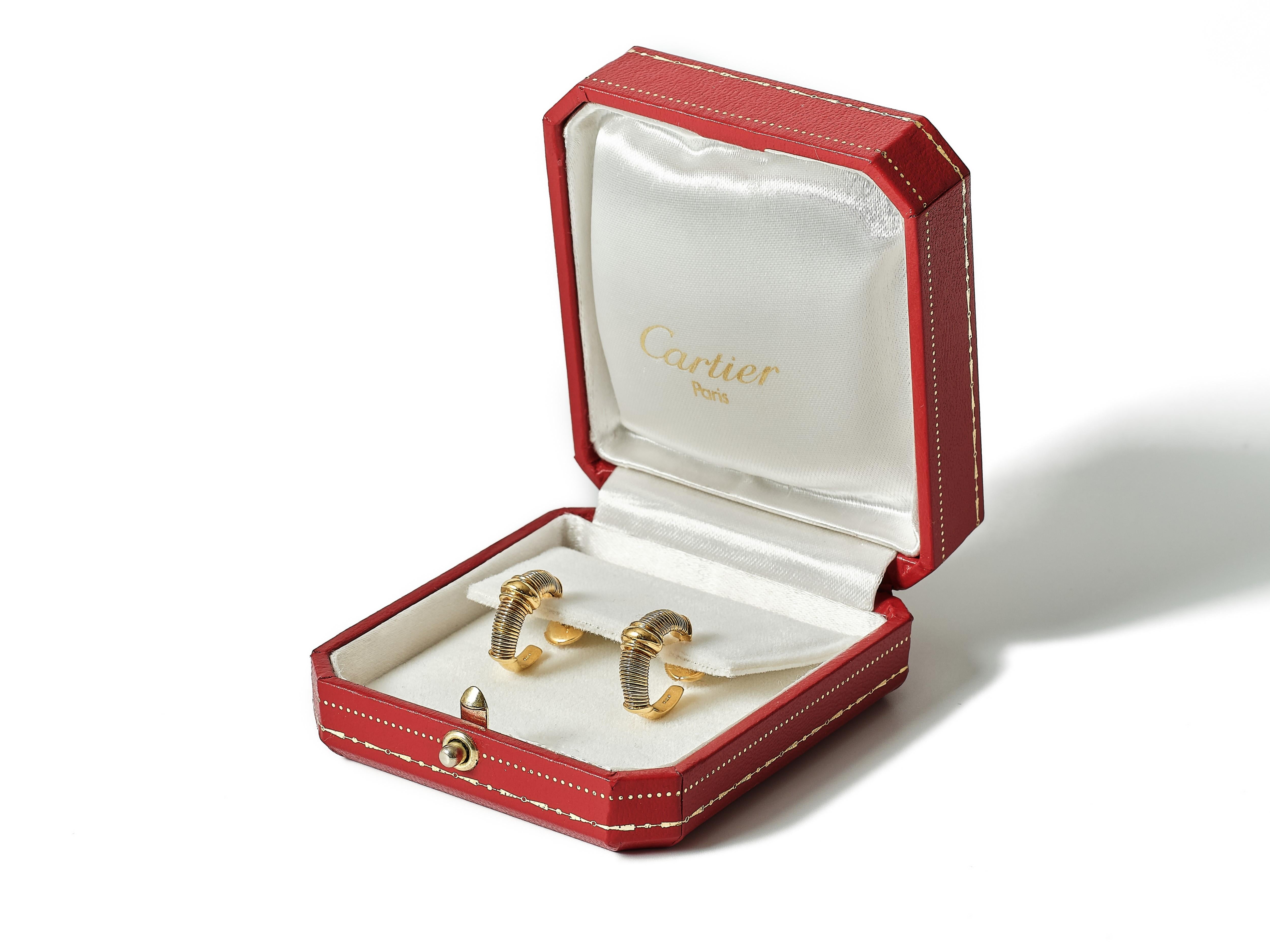 Cartier 1990s 18k gold tri-color hoop earrings. For Sale 1