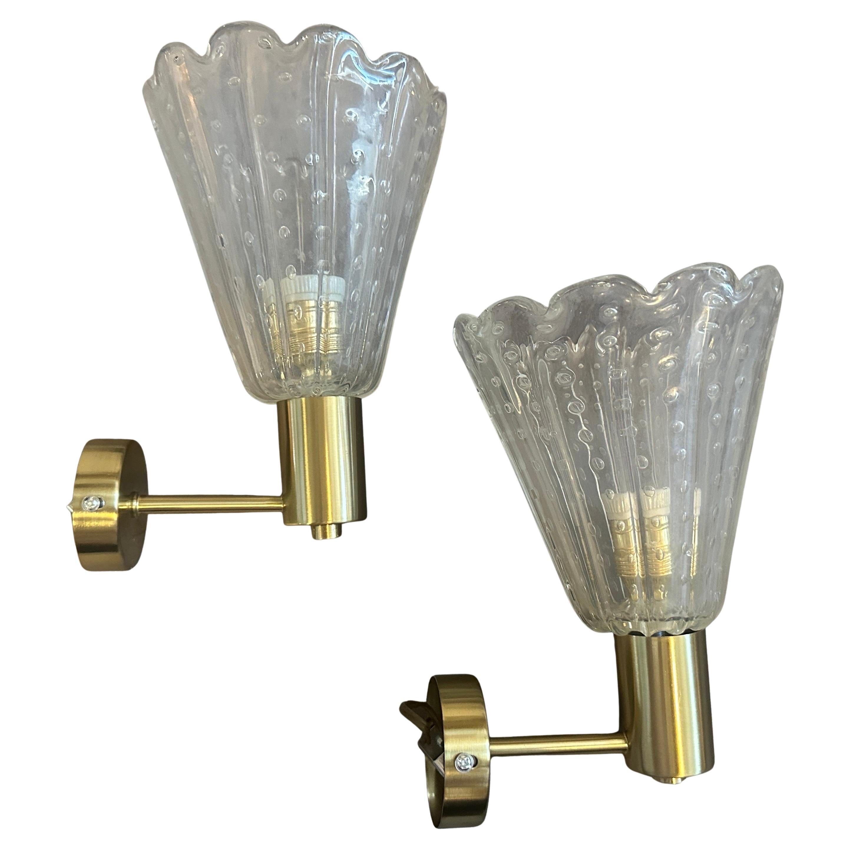 Pareja de apliques de cristal Barovier modernos de mediados de siglo de los 90