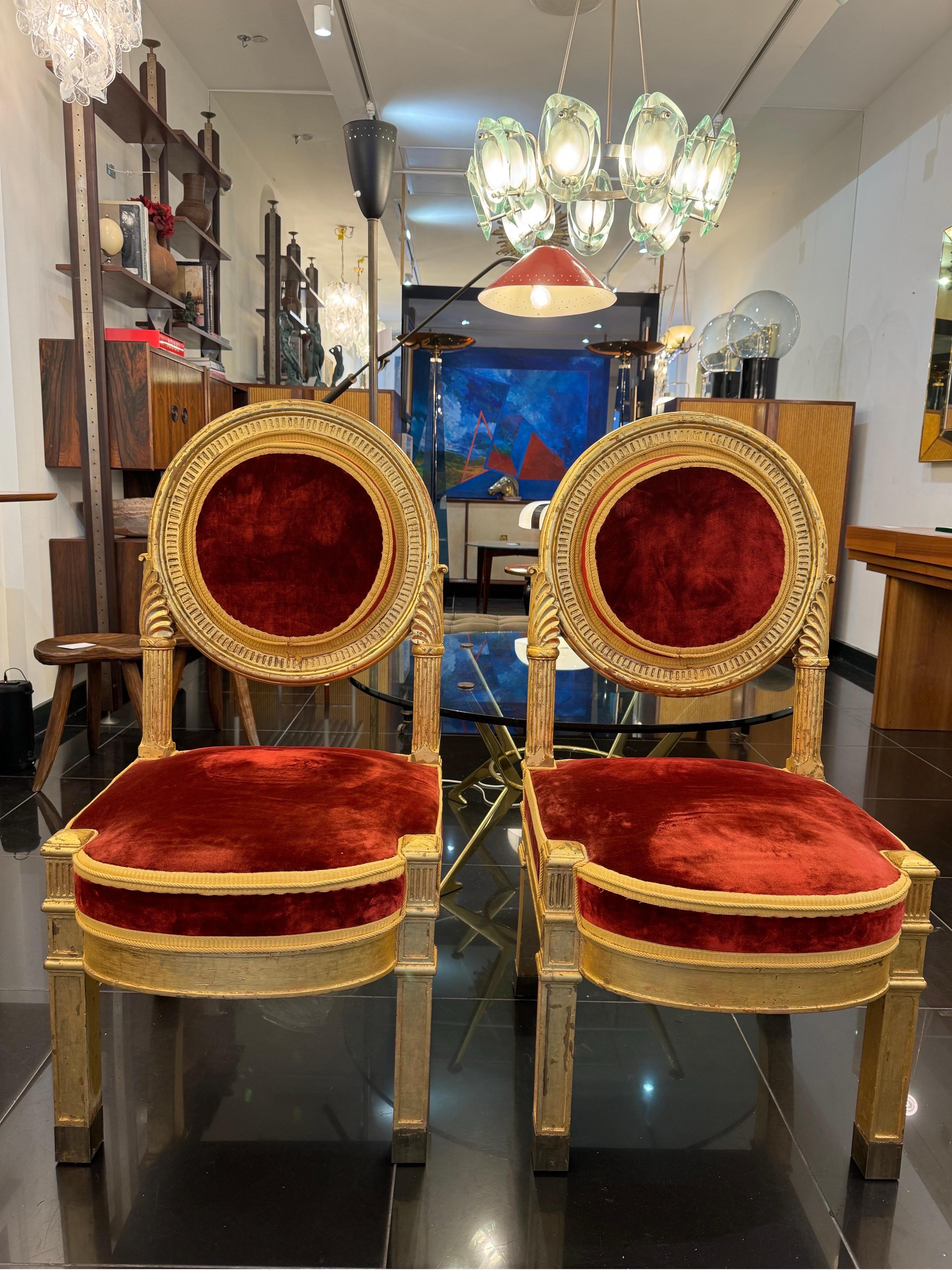 Paire de chaises d'appoint italiennes en bois doré du 19e siècle Bon état - En vente à London, GB