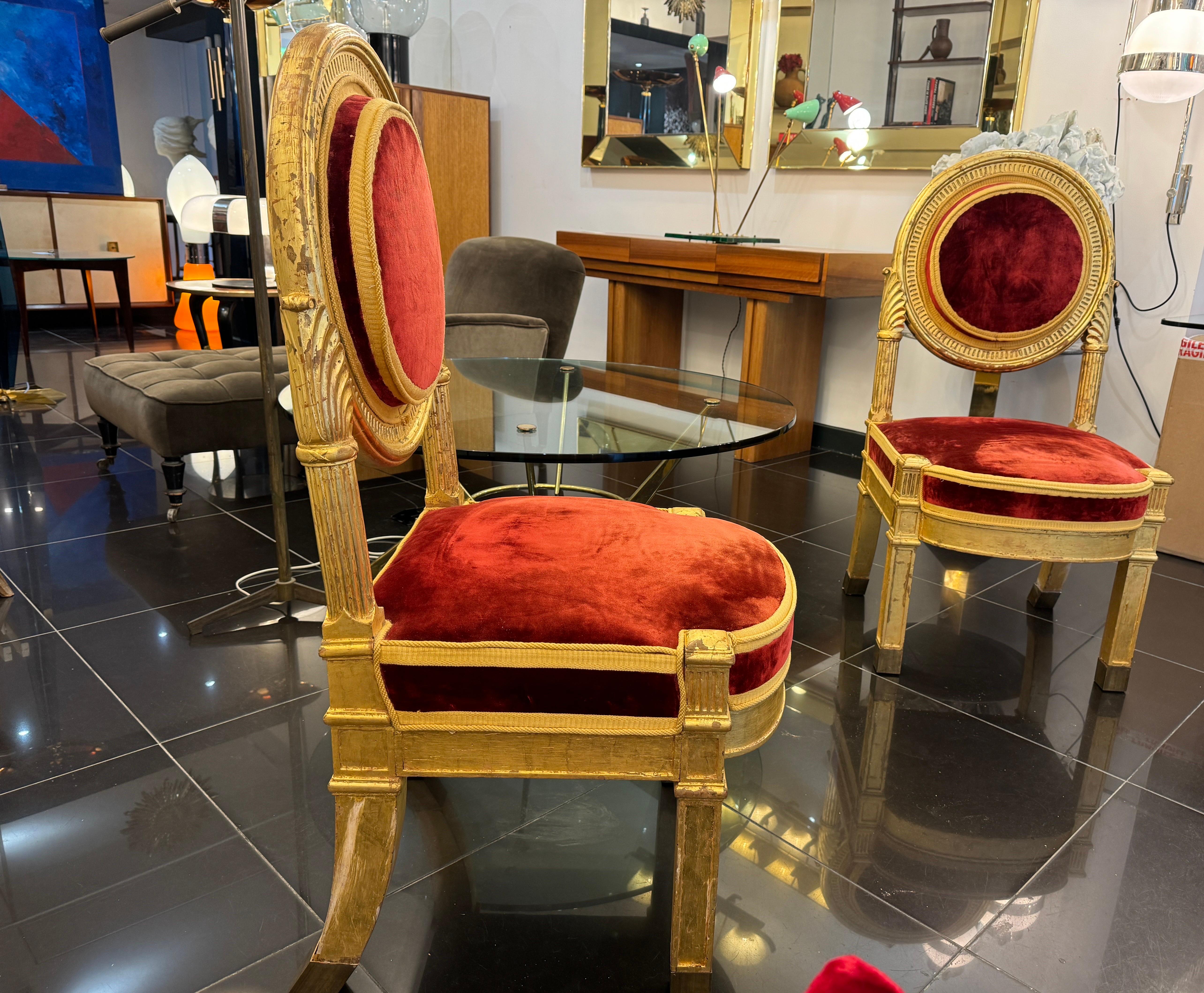 XIXe siècle Paire de chaises d'appoint italiennes en bois doré du 19e siècle en vente