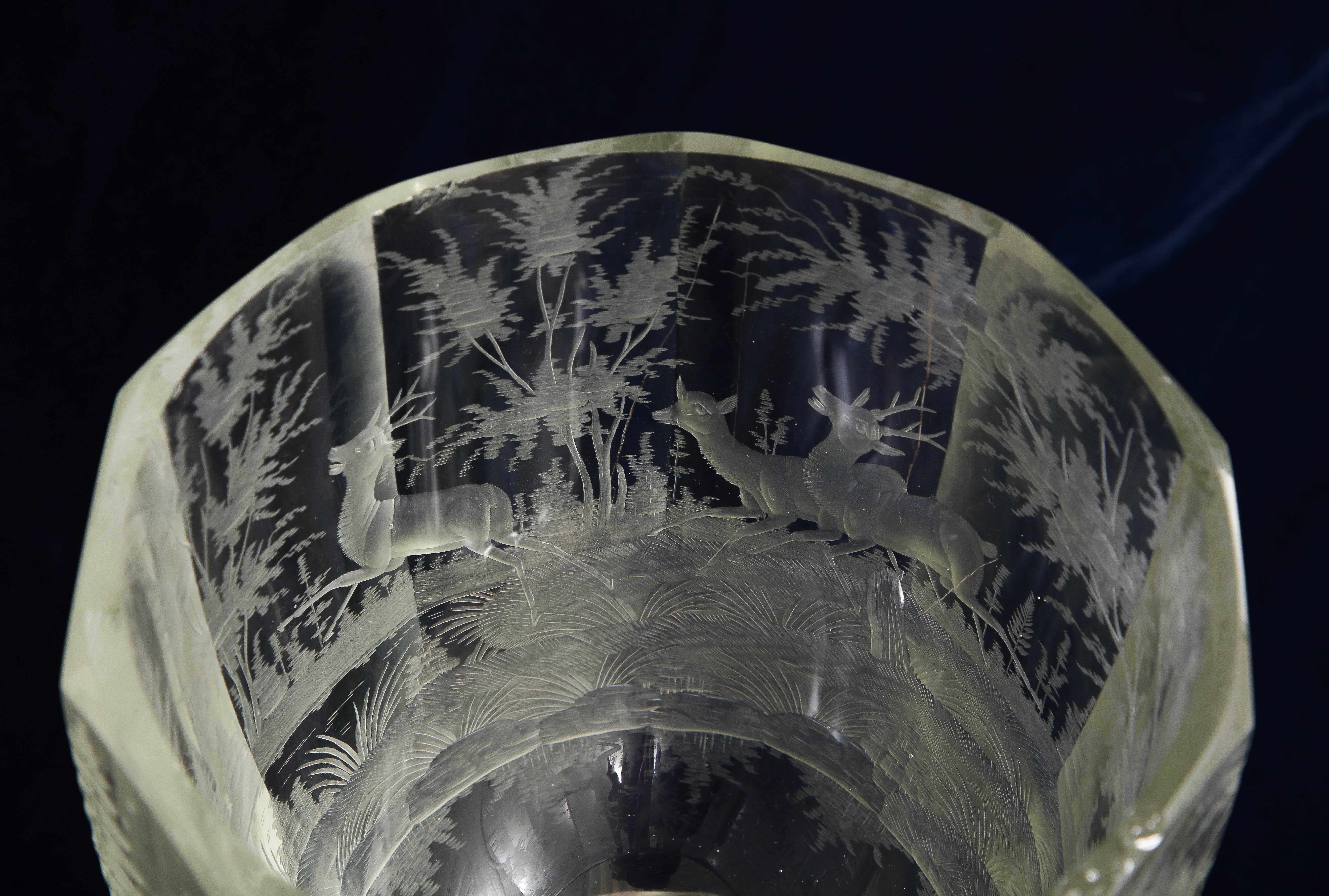 Paar böhmische Kristallpokale aus dem 19. Jahrhundert, handgraviert und säuregewaschen im Angebot 8