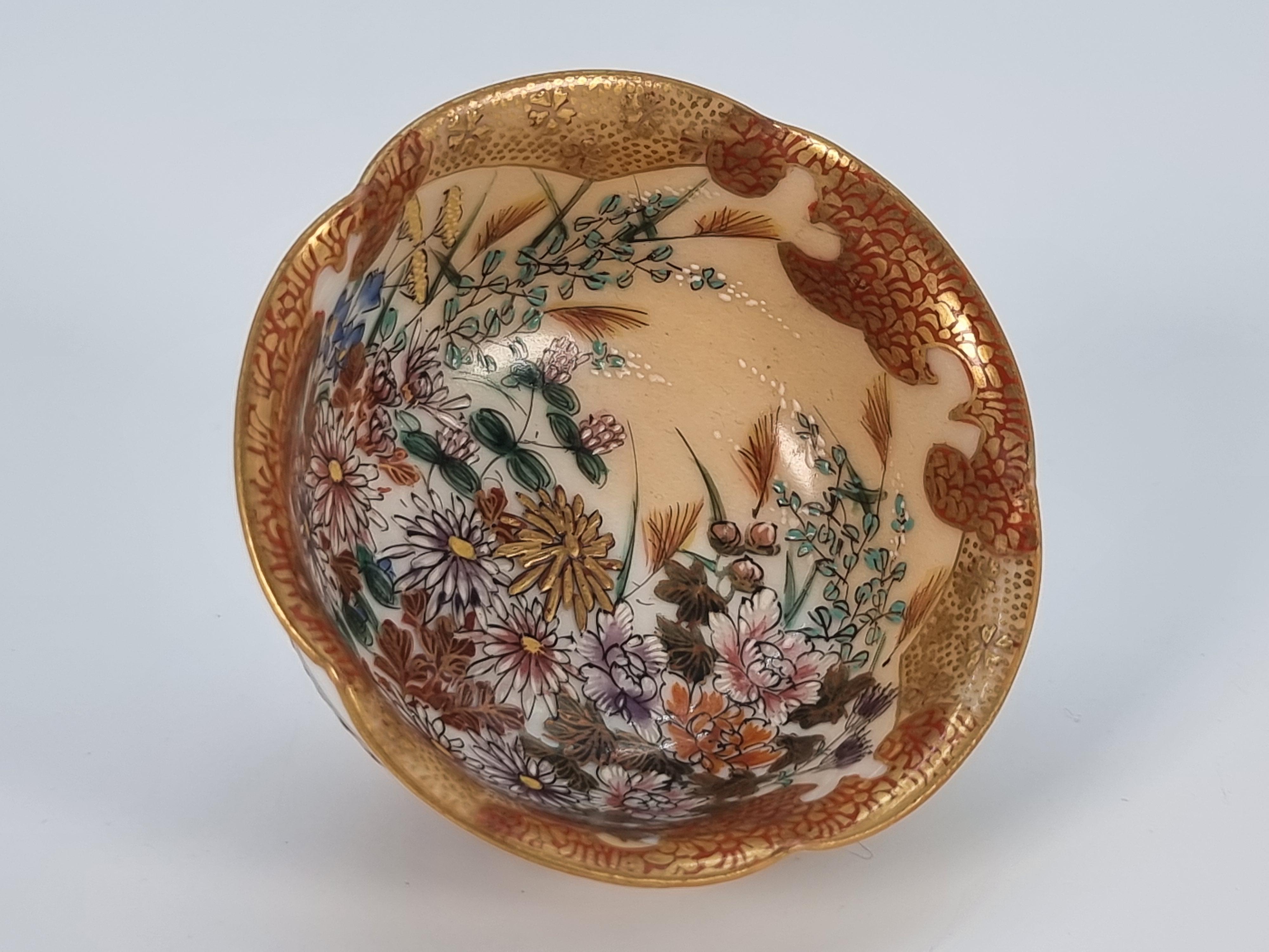 A pair of 19th C Japanese Meiji period miniature porcelain Kutani ware bowls For Sale 7