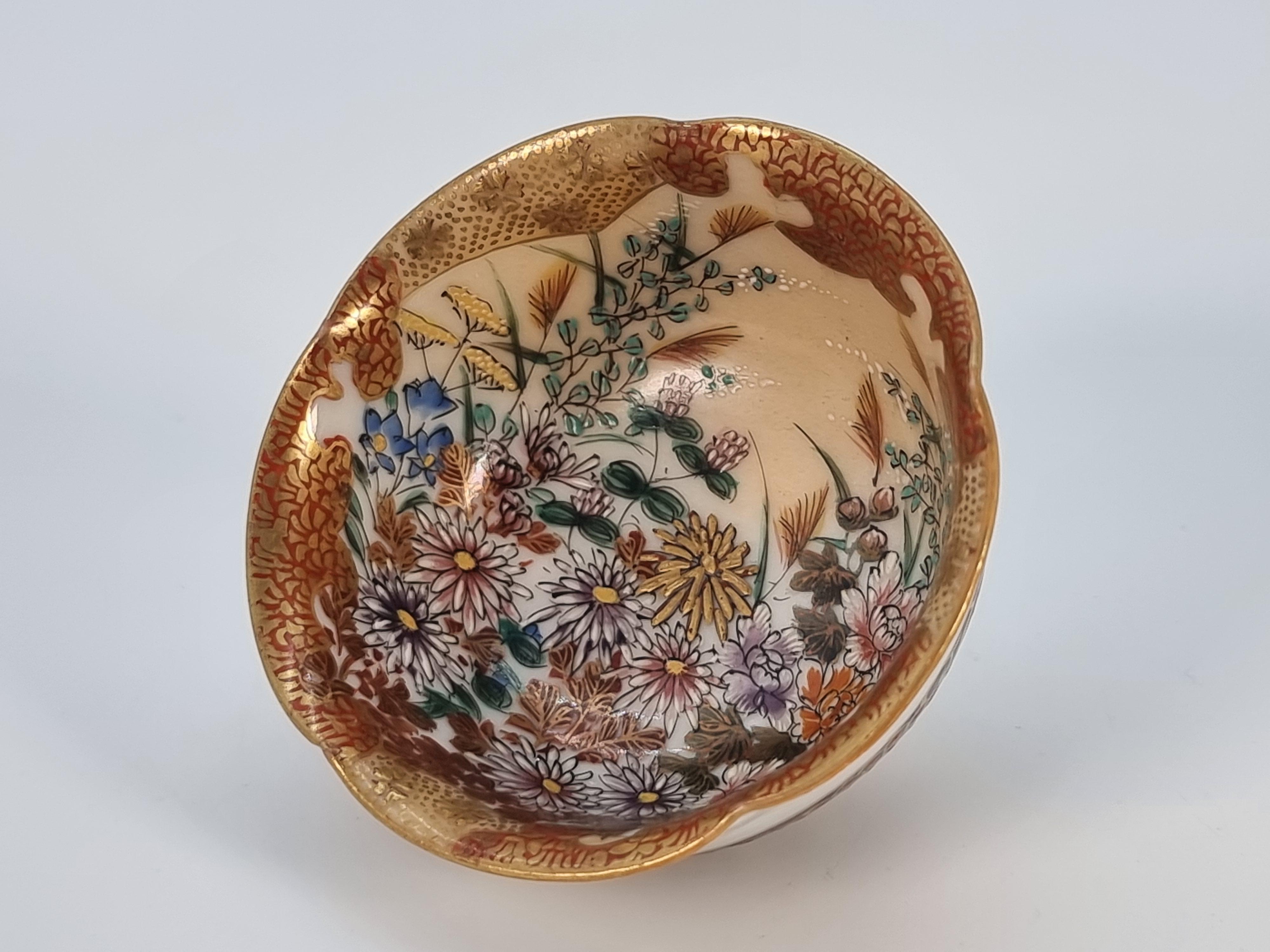 A pair of 19th C Japanese Meiji period miniature porcelain Kutani ware bowls For Sale 8