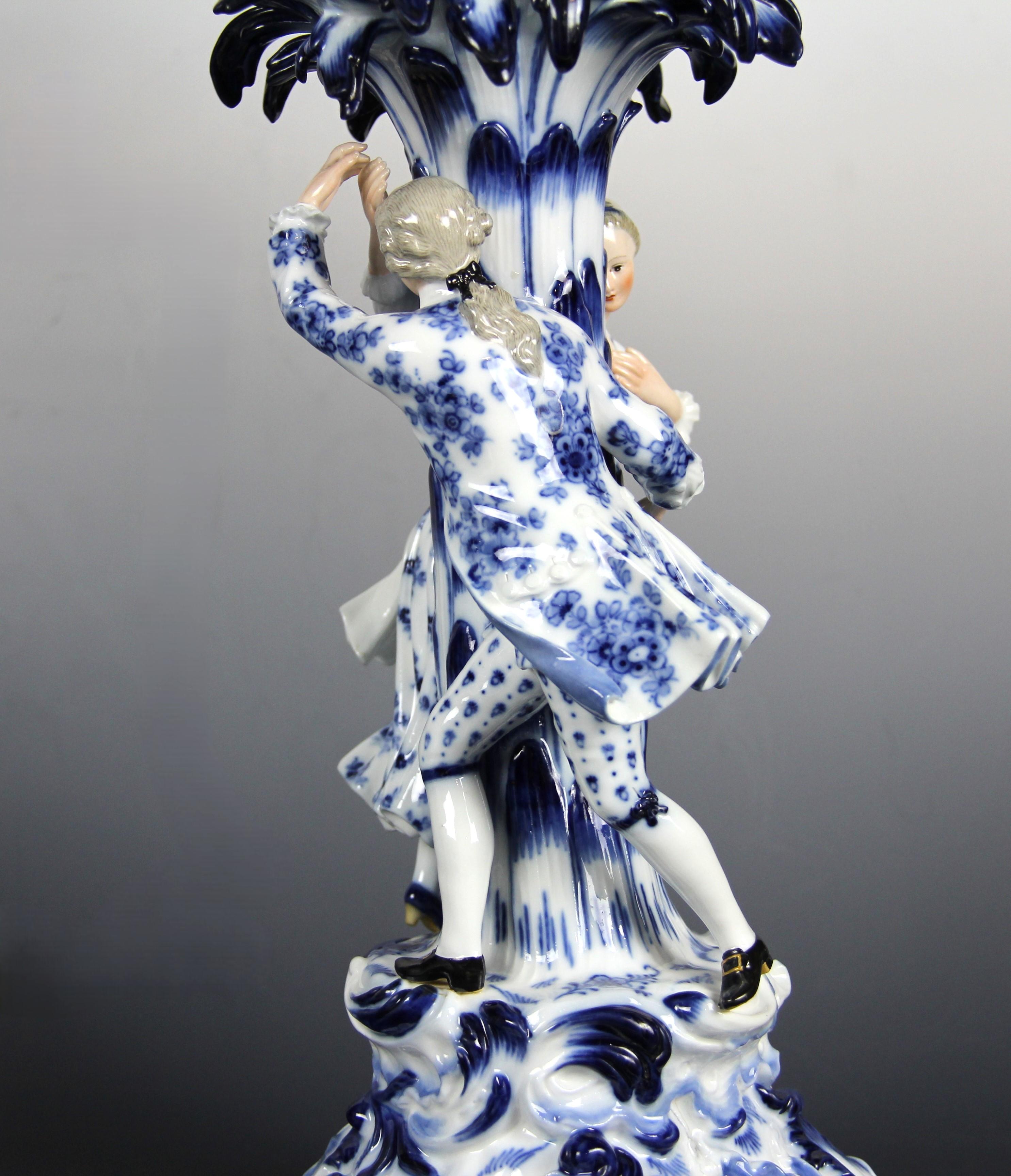 A Pair of 19th C. Meissen Porcelain Blue and White Hide and Seek Centerpieces For Sale 3