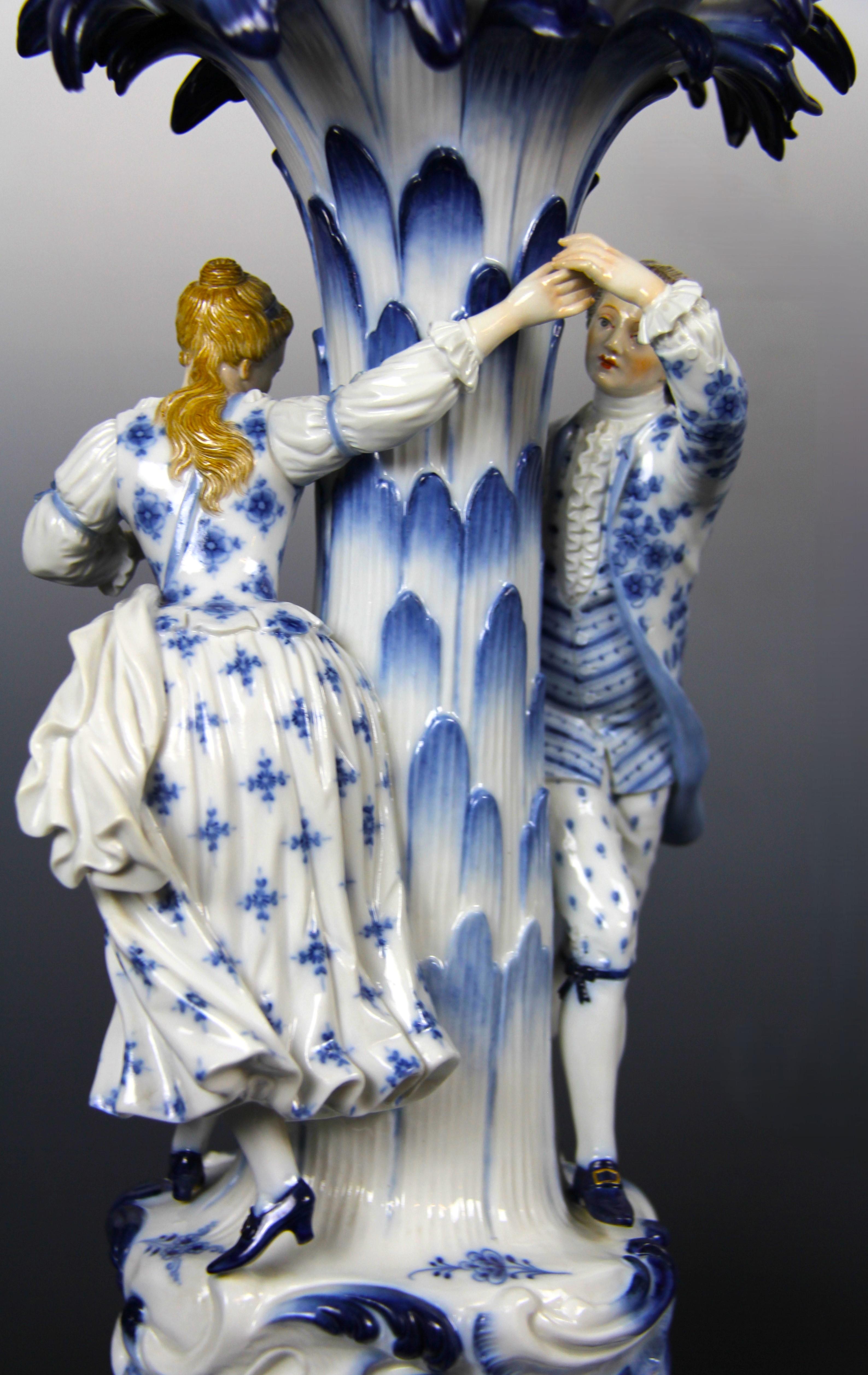 A Pair of 19th C. Meissen Porcelain Blue and White Hide and Seek Centerpieces For Sale 8