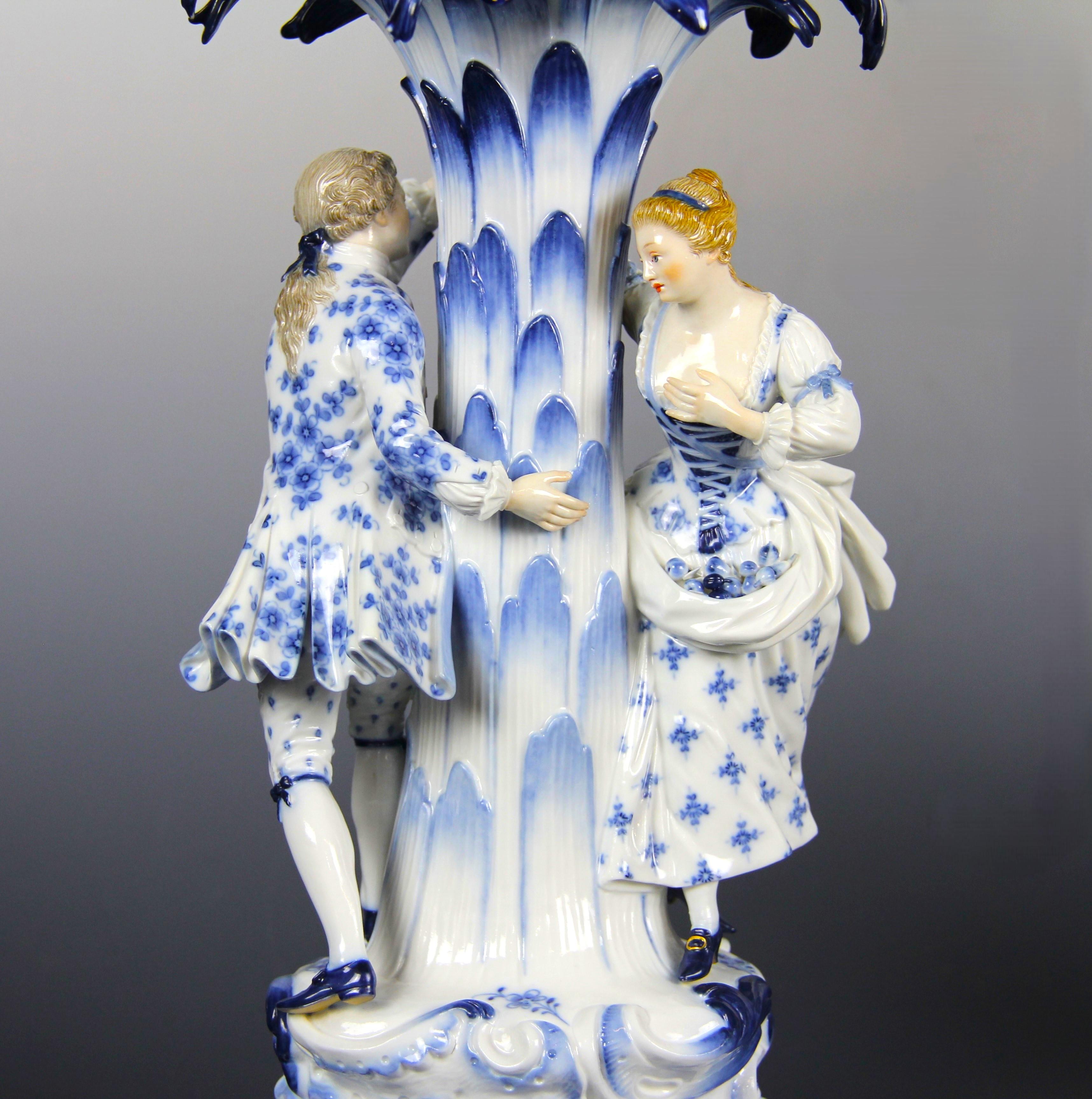 Hand-Painted A Pair of 19th C. Meissen Porcelain Blue and White Hide and Seek Centerpieces For Sale