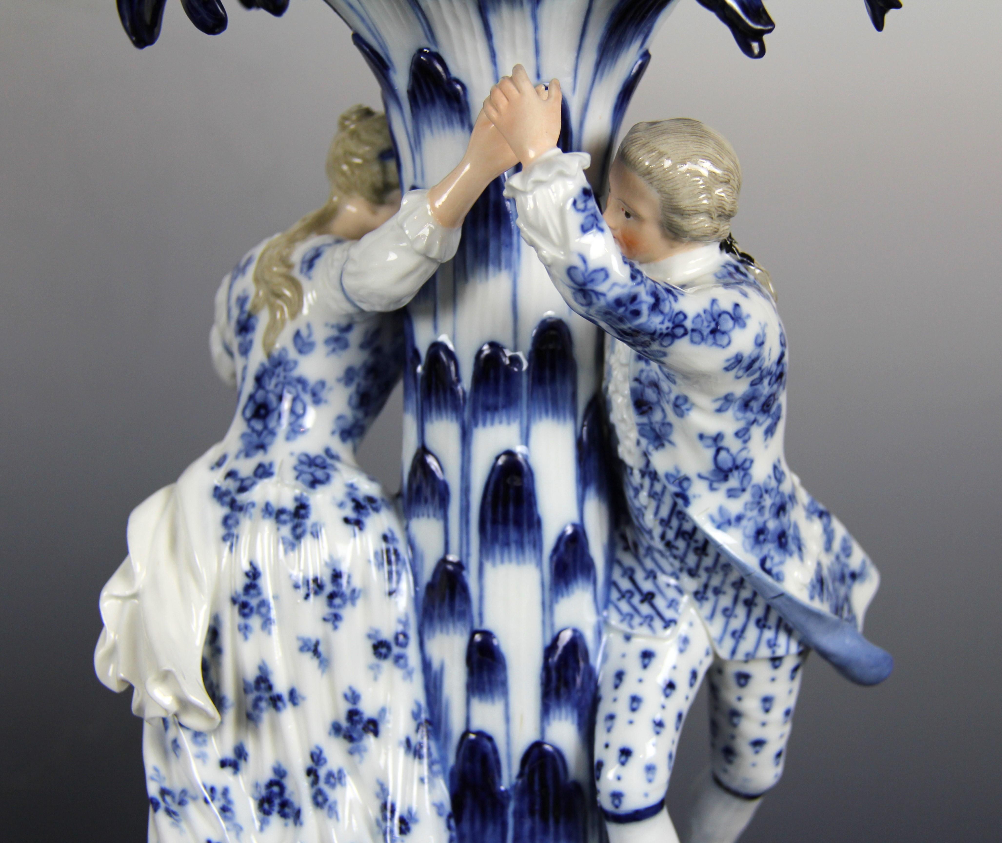 A Pair of 19th C. Meissen Porcelain Blue and White Hide and Seek Centerpieces For Sale 1