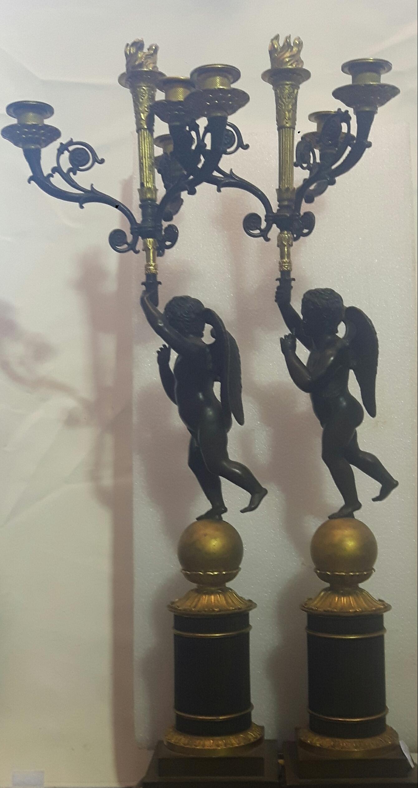 Paar 3-Licht-Kandelaber des 19. Jahrhunderts im Zustand „Gut“ im Angebot in London, GB