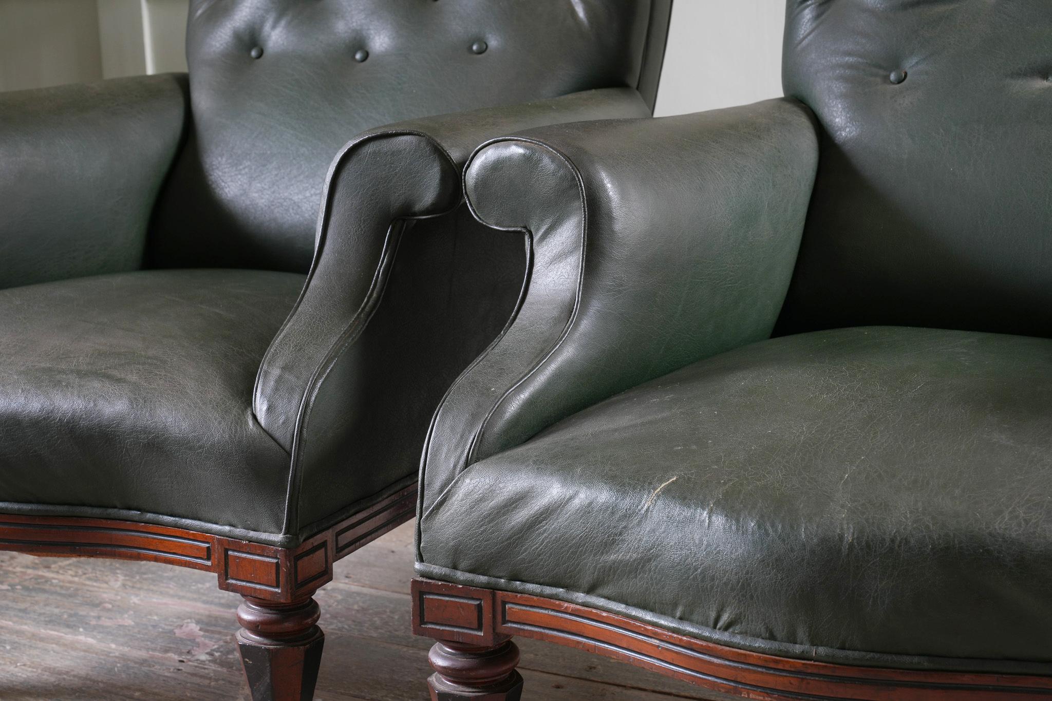 Paire de fauteuils du XIXe siècle par George Trollope en vente 5