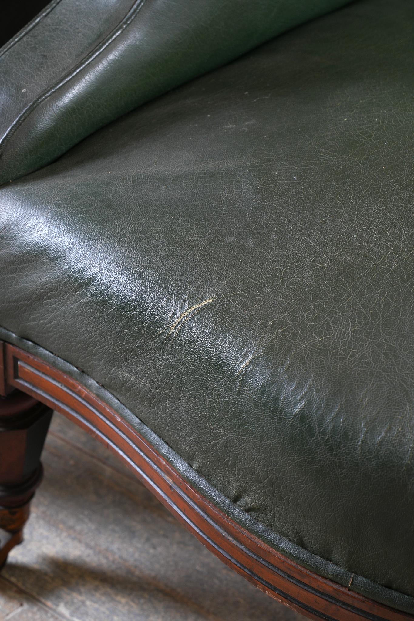 Paire de fauteuils du XIXe siècle par George Trollope en vente 9