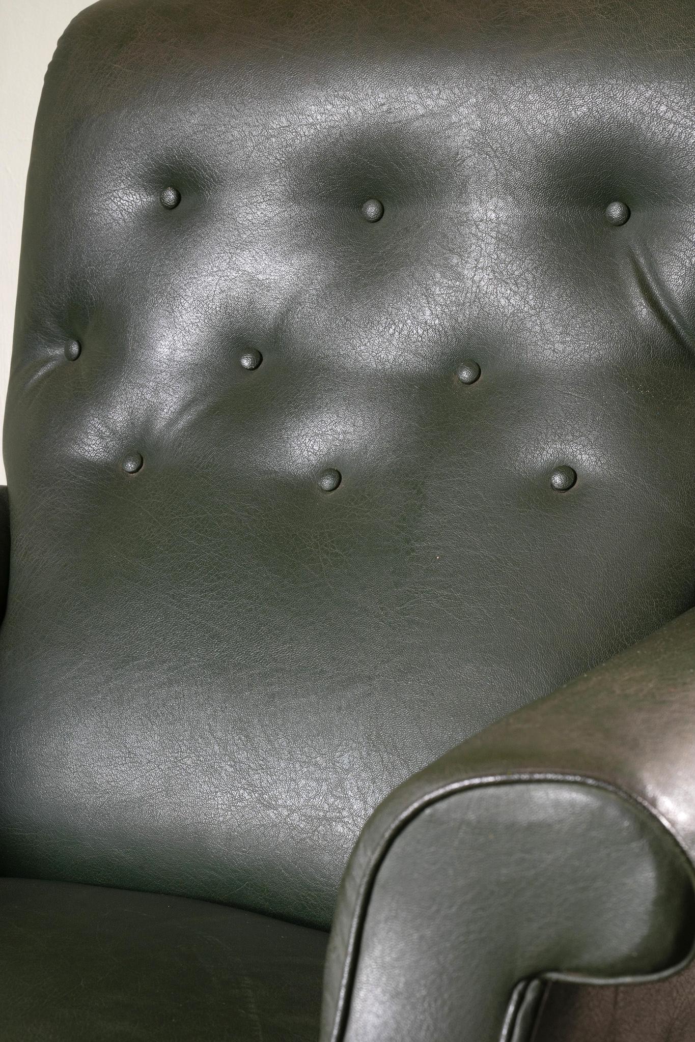 Noyer Paire de fauteuils du XIXe siècle par George Trollope en vente
