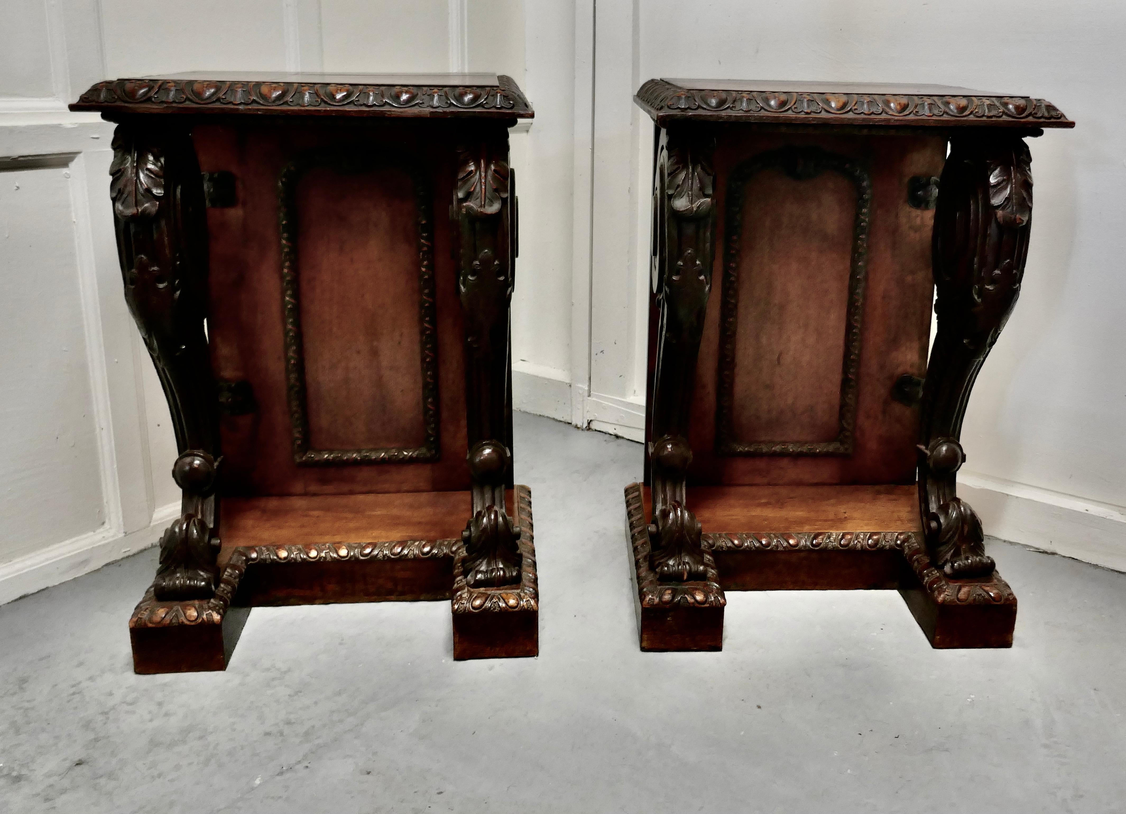 Pair of 19th Century Art Nouveau Gothic Carved Oak Console Pedestals For Sale 7
