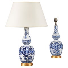 Paire de lampes Delft bleu et blanc du 19e siècle