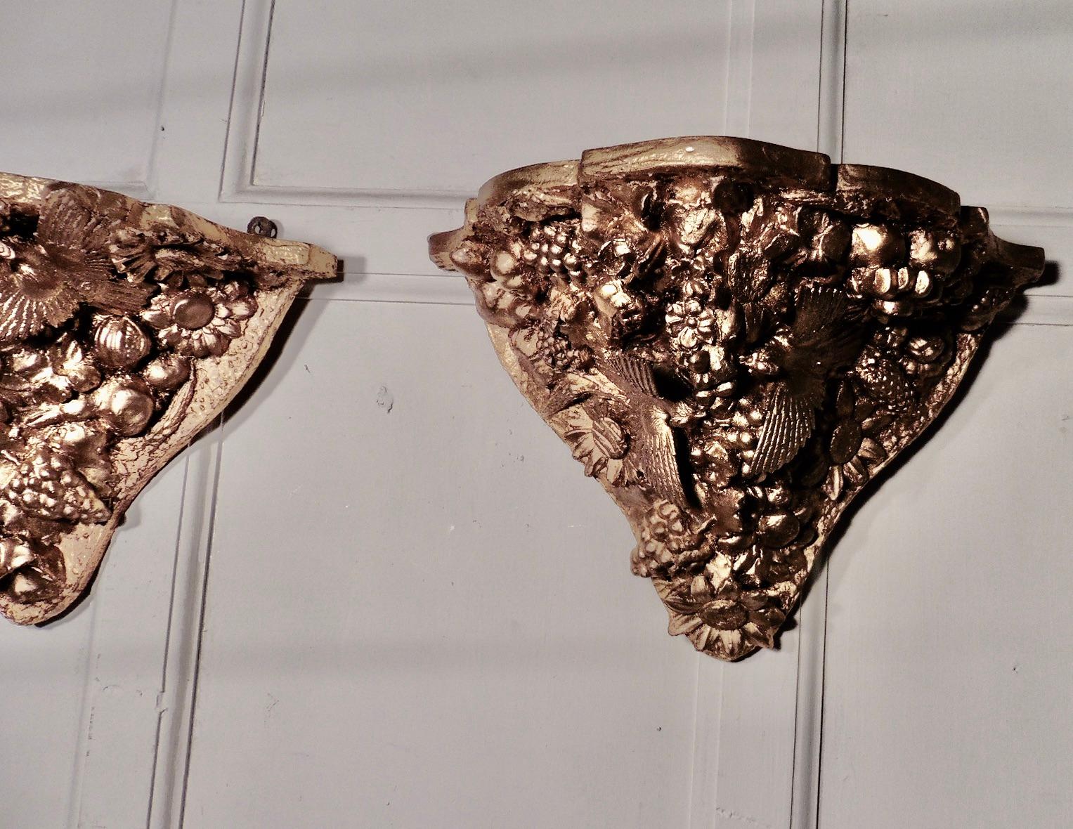 Pair of 19th Century Carved Gilt Wall Brackets In Good Condition In Chillerton, Isle of Wight