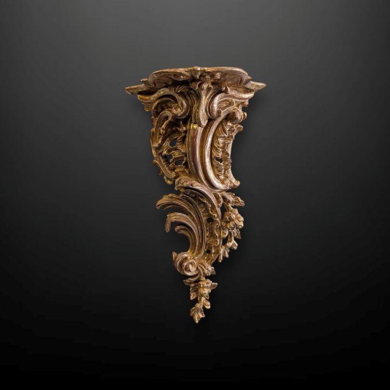 A Pair of 19th Century Carved Giltwood Rococo Wall Brackets Bon état - En vente à Reepham, GB