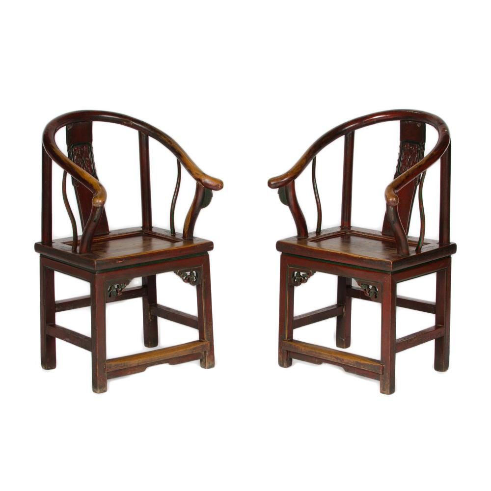 Asian Pair of 19th Century Chinese Painted Horseshoe Back Armchairs For Sale
