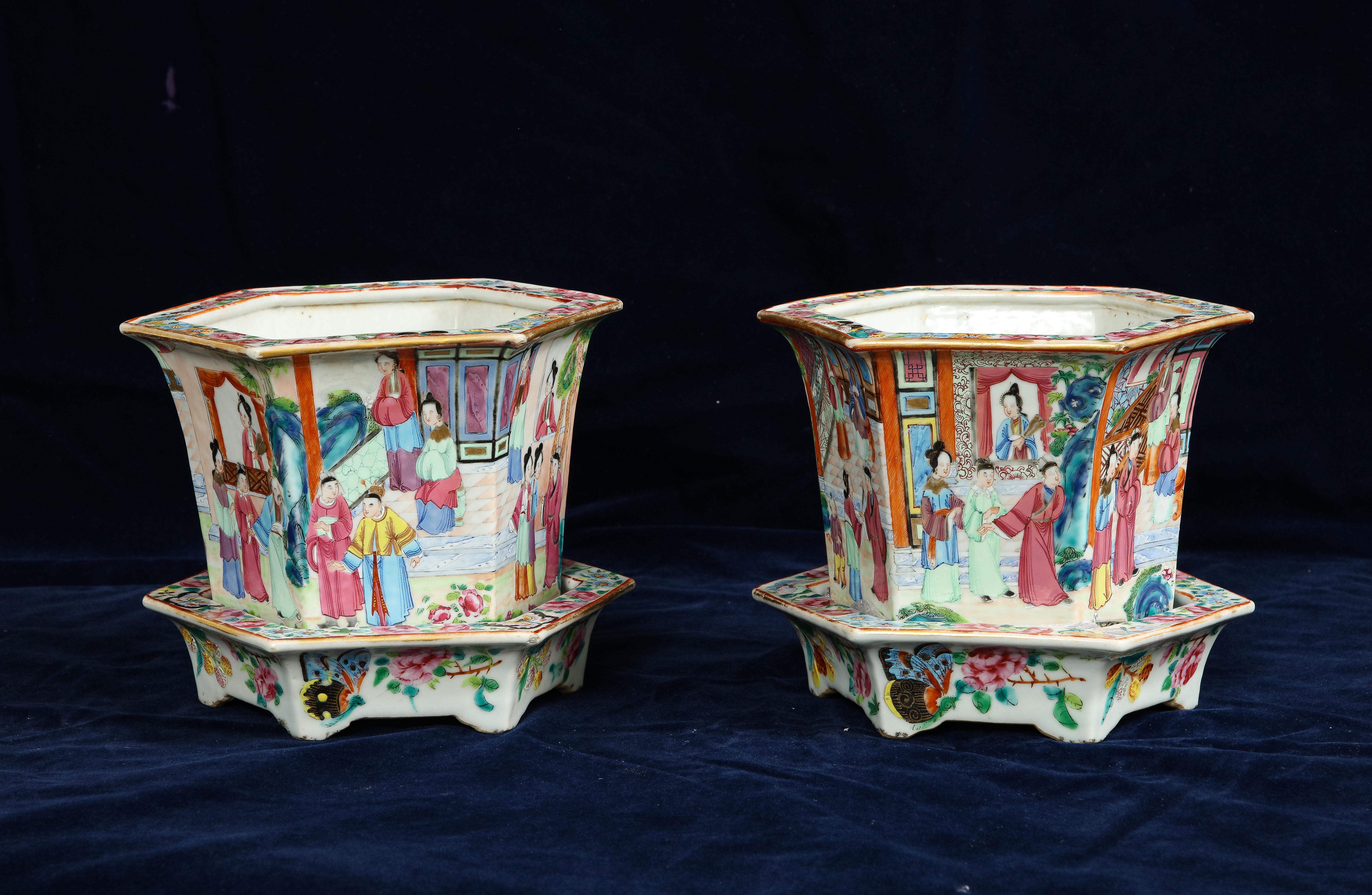 Pair of 19th Century Chinese Rose Medallion Hexagonal Planters with Stands In Good Condition In New York, NY