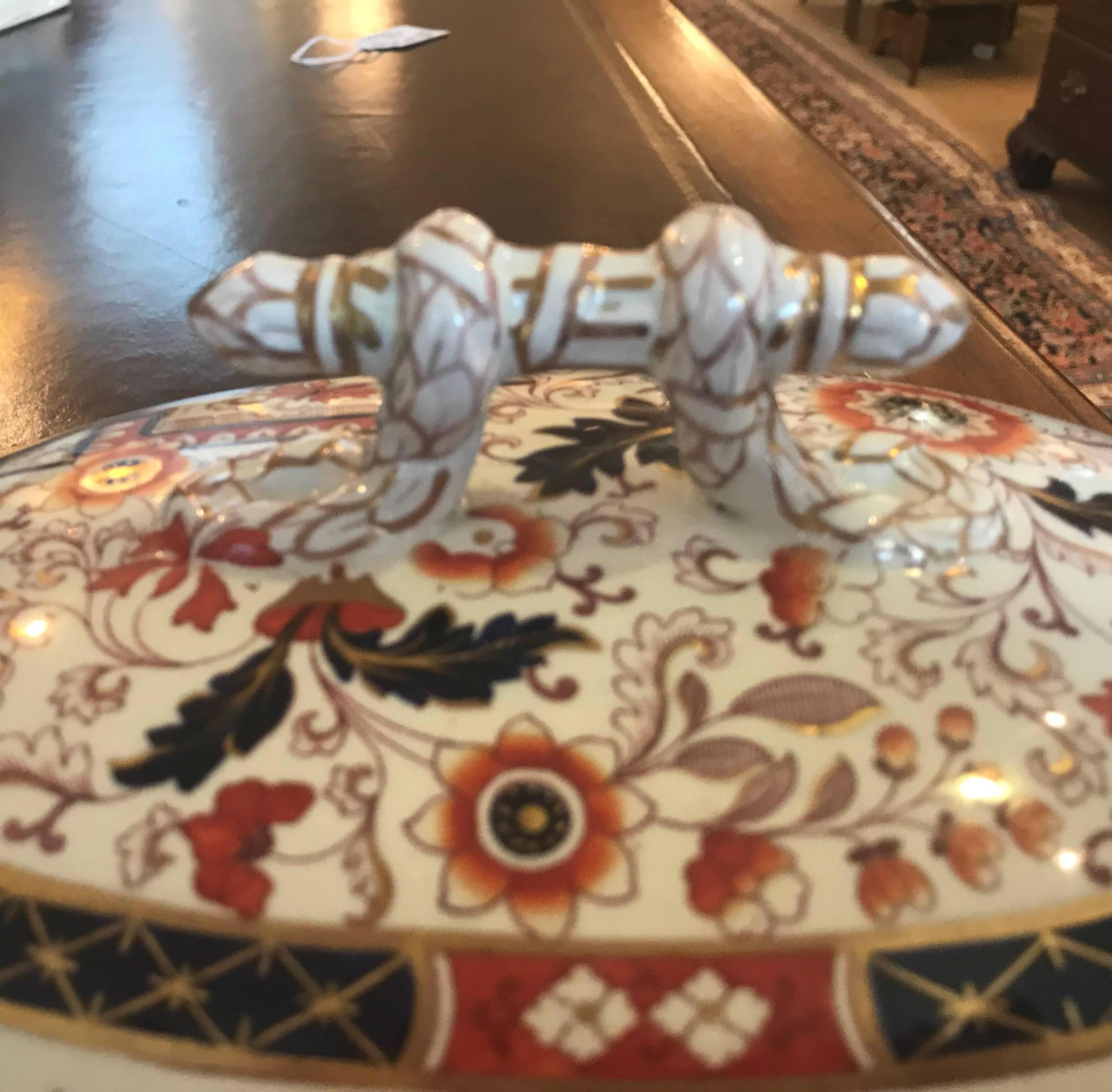Pair of 19th Century Covered Dishes In Excellent Condition In Lambertville, NJ