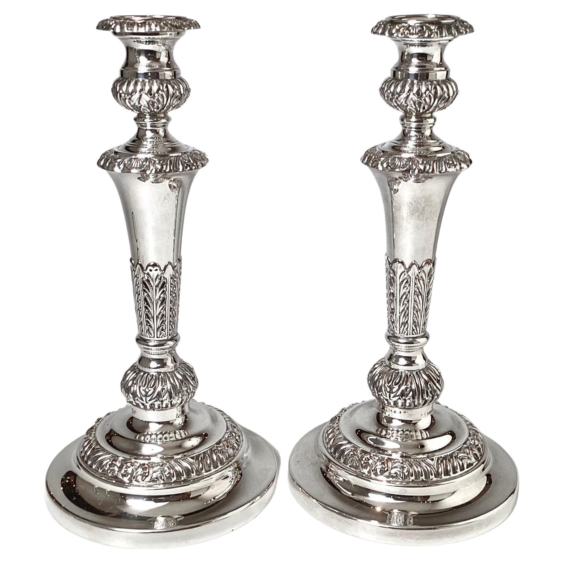 Paire de chandeliers anglais du 19ème siècle en métal argenté