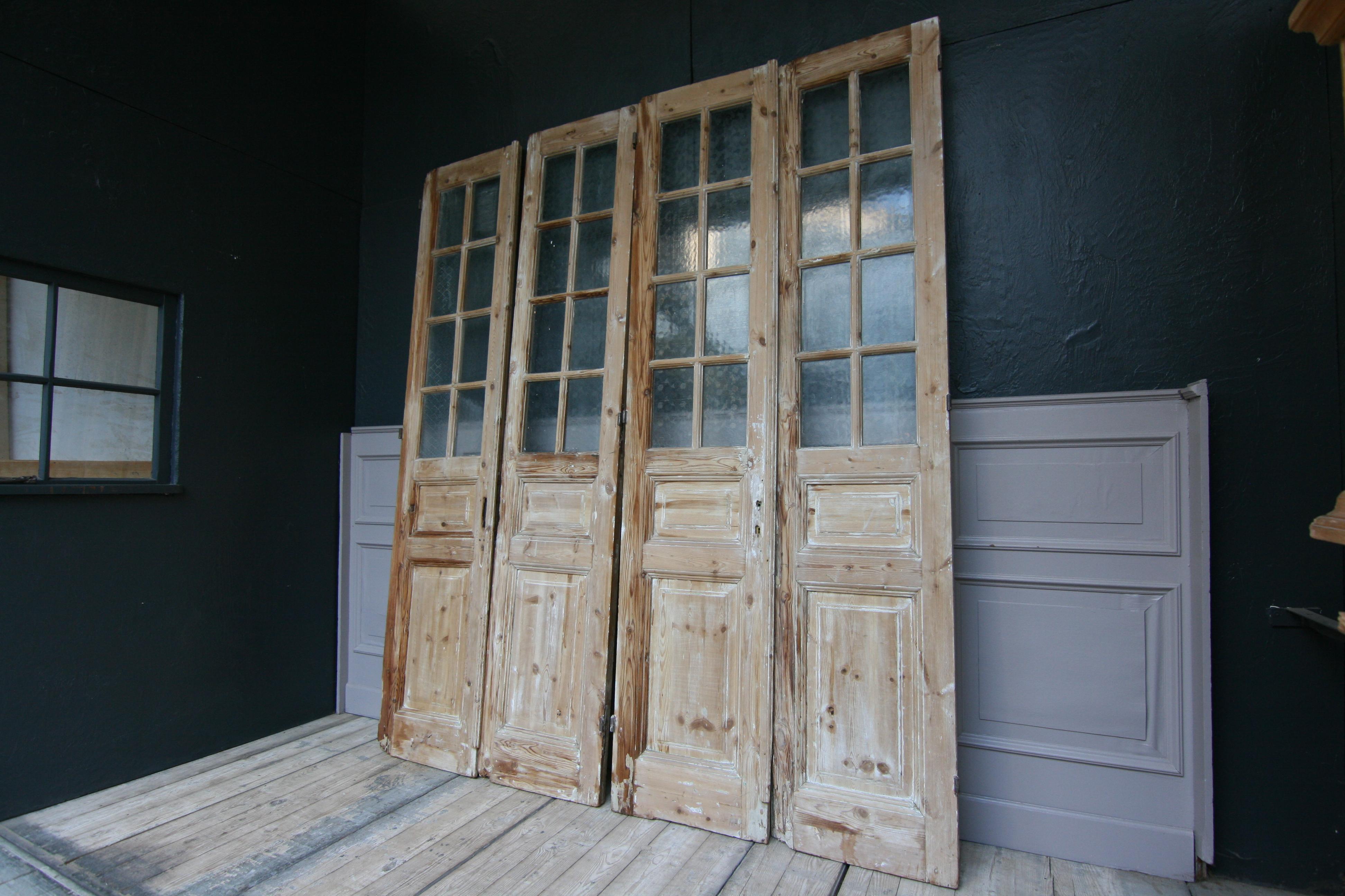 Pair of 19th Century French Double Doors Made of Pine In Fair Condition In Dusseldorf, DE