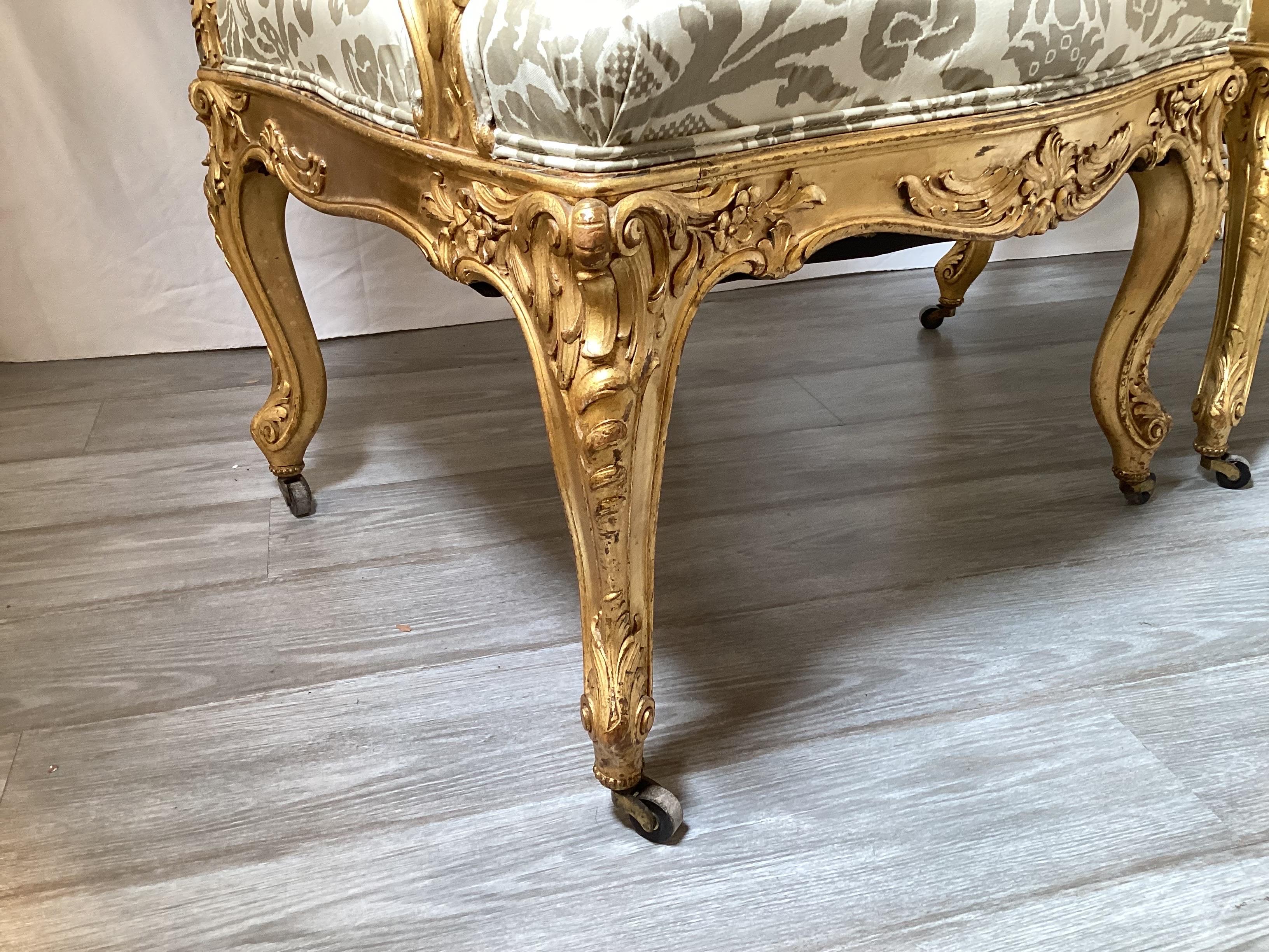 Paire de chaises tapissées Fauteuils en bois doré du 19e siècle en vente 1