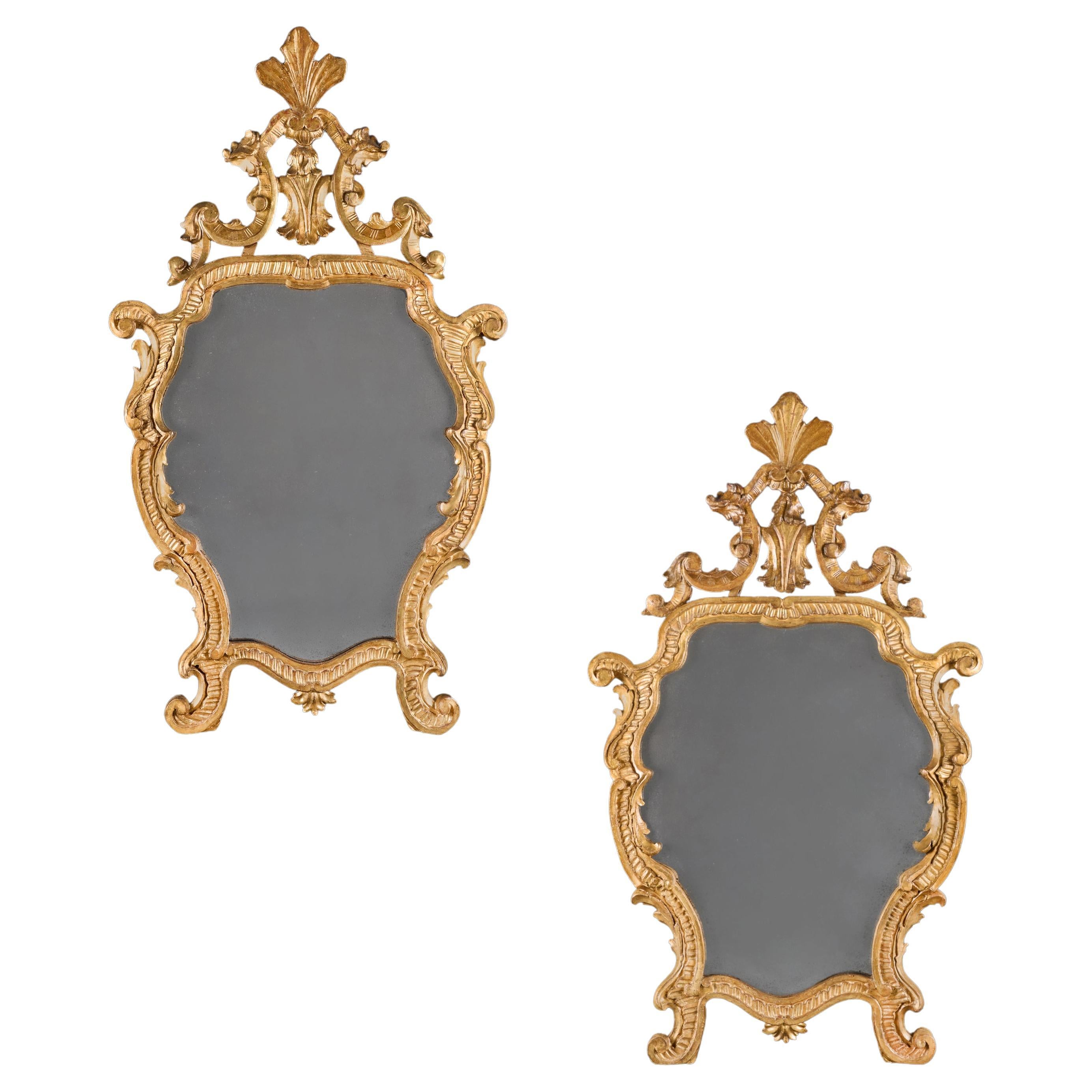 Paire de miroirs en bois doré italiens du 19ème siècle en vente