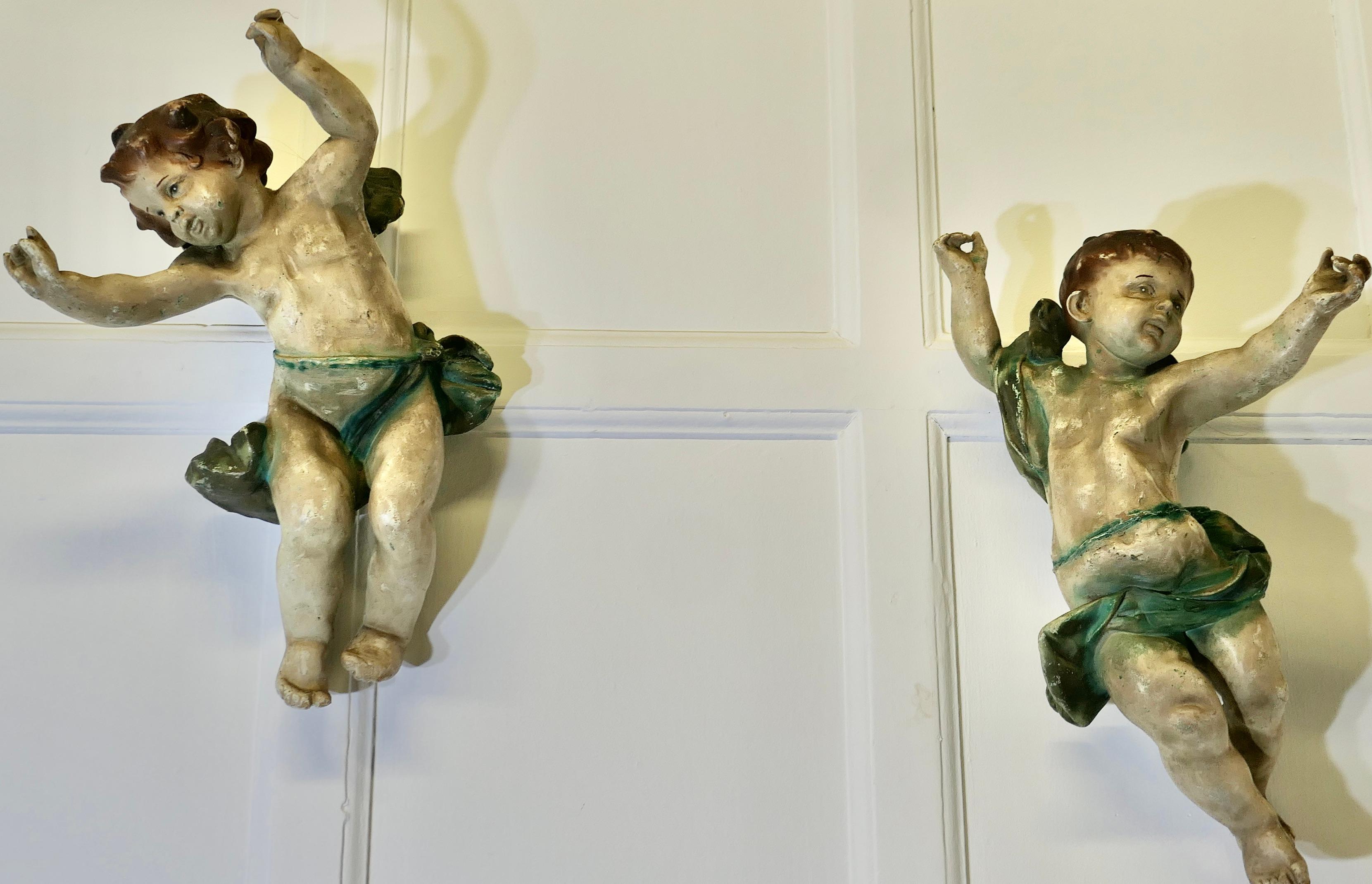 Coppia di putti italiani del XIX secolo firmati A  2 Figure barocche in vendita 1