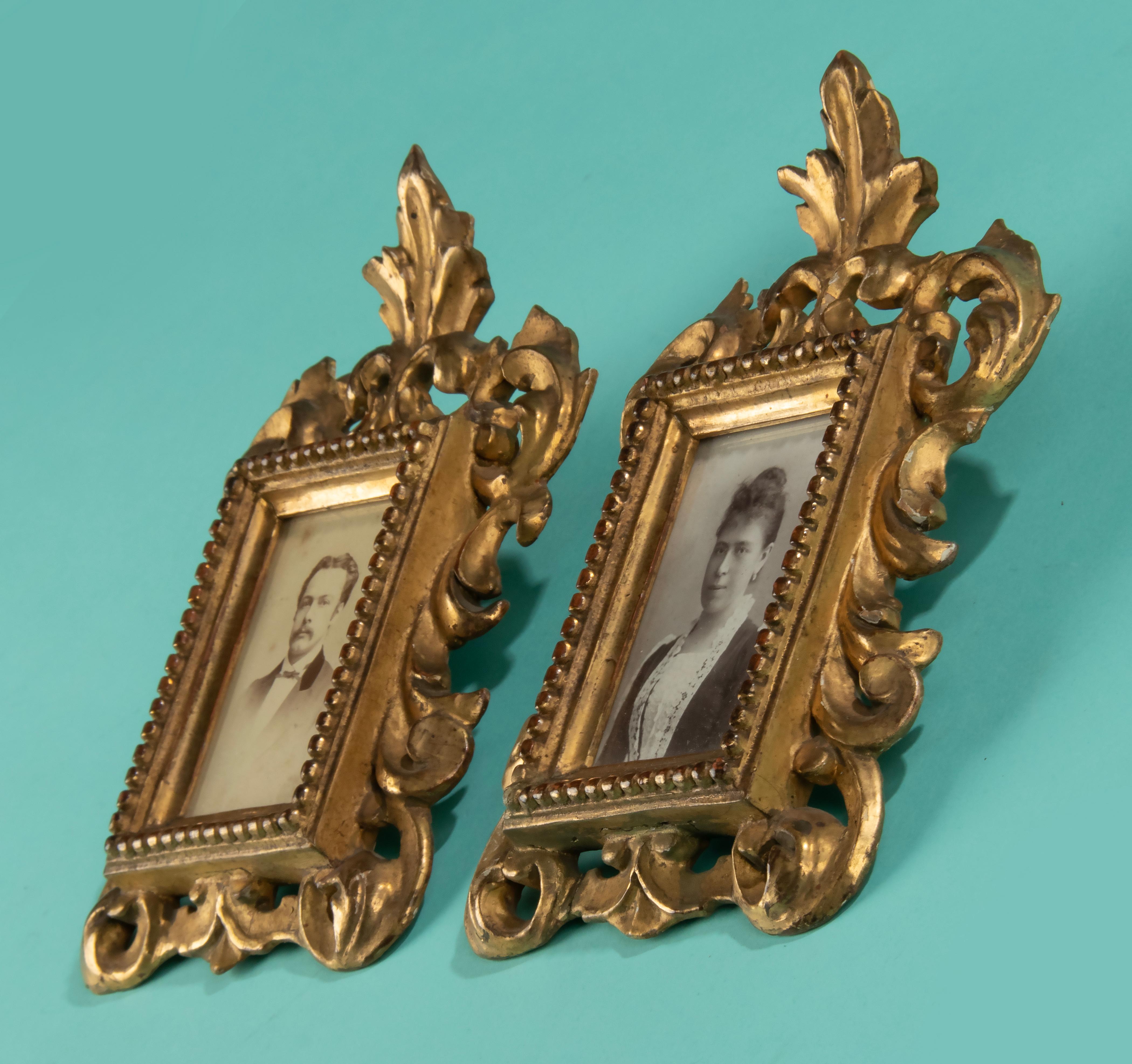 Pair of 19th Century Italian Wooden Carved Picture Frames 8