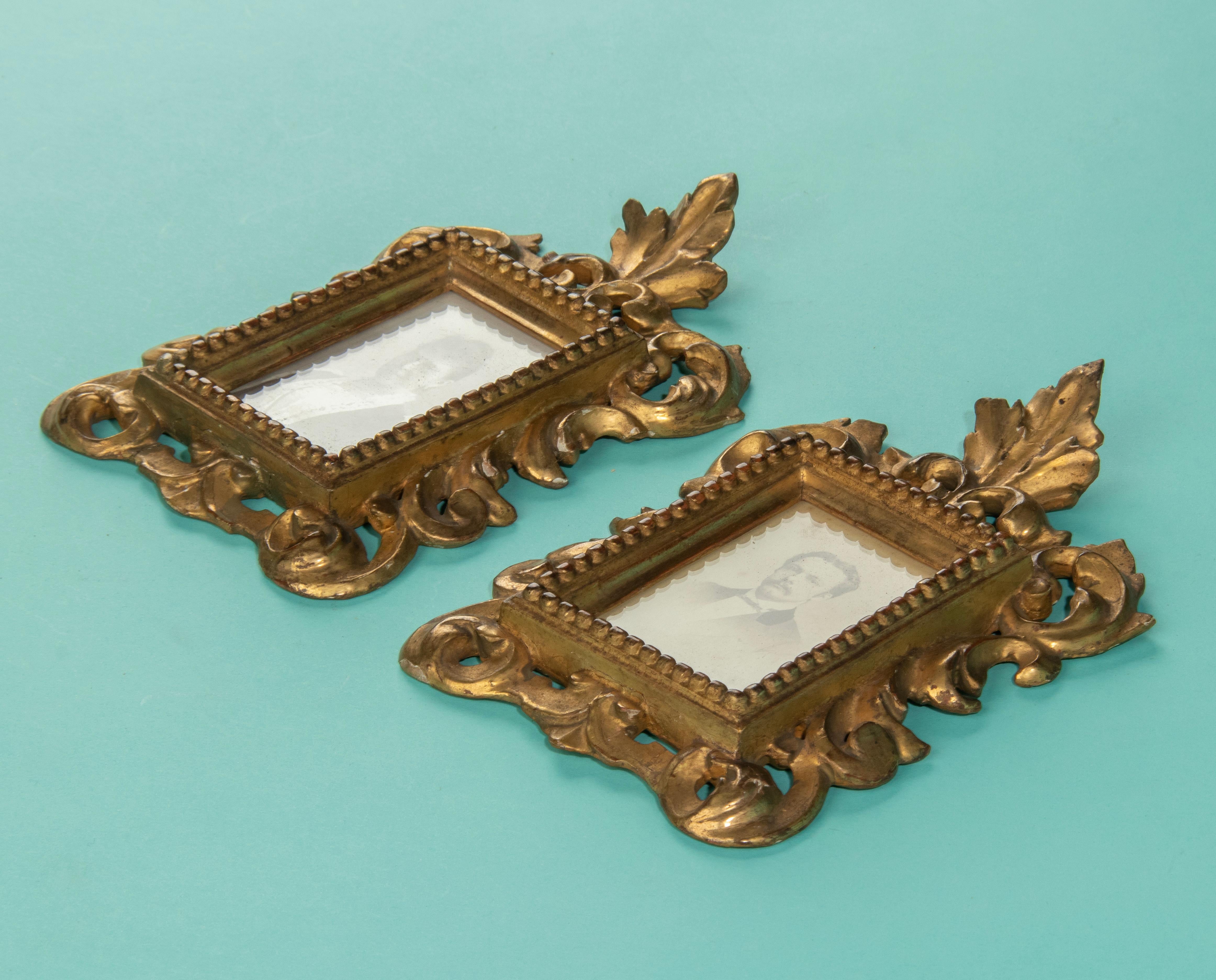 Pair of 19th Century Italian Wooden Carved Picture Frames 10