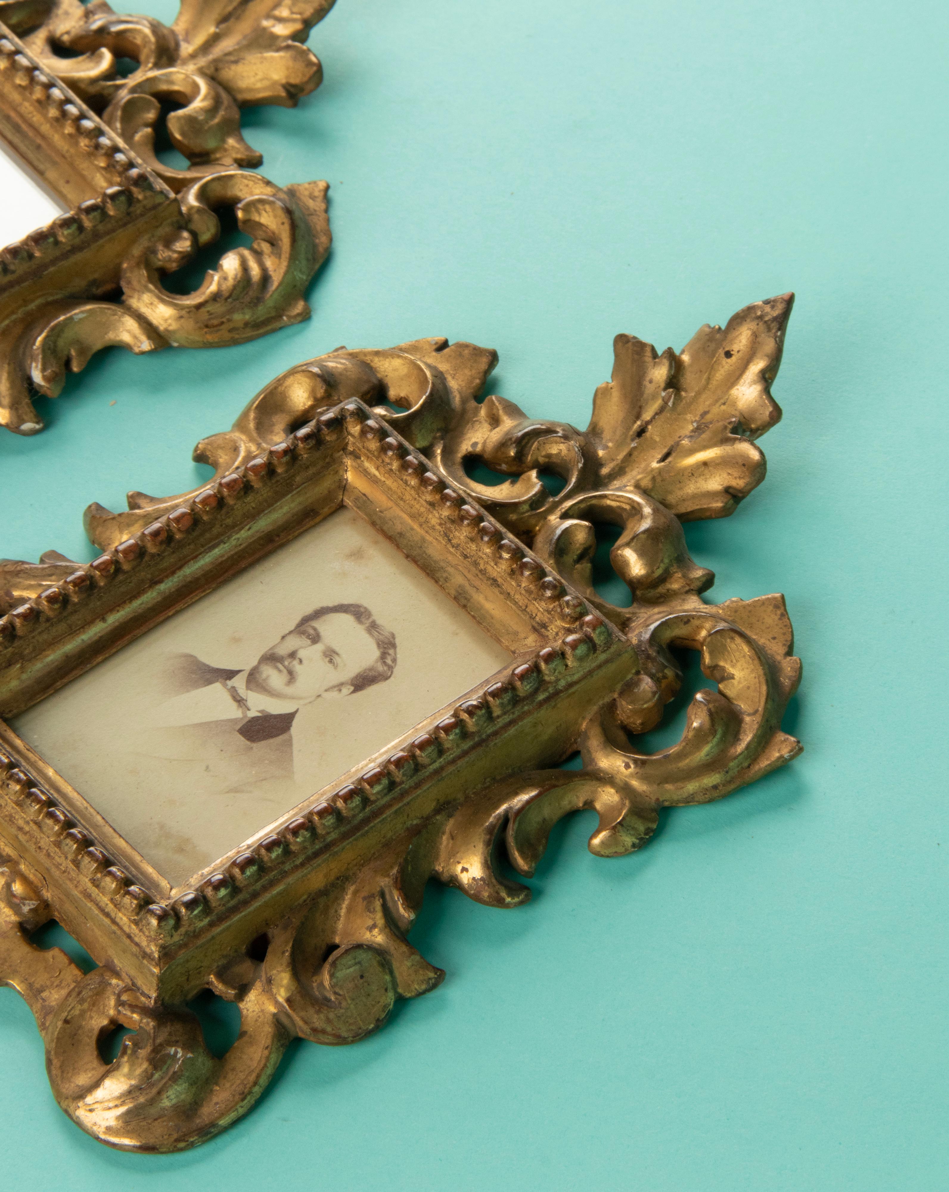Pair of 19th Century Italian Wooden Carved Picture Frames 11