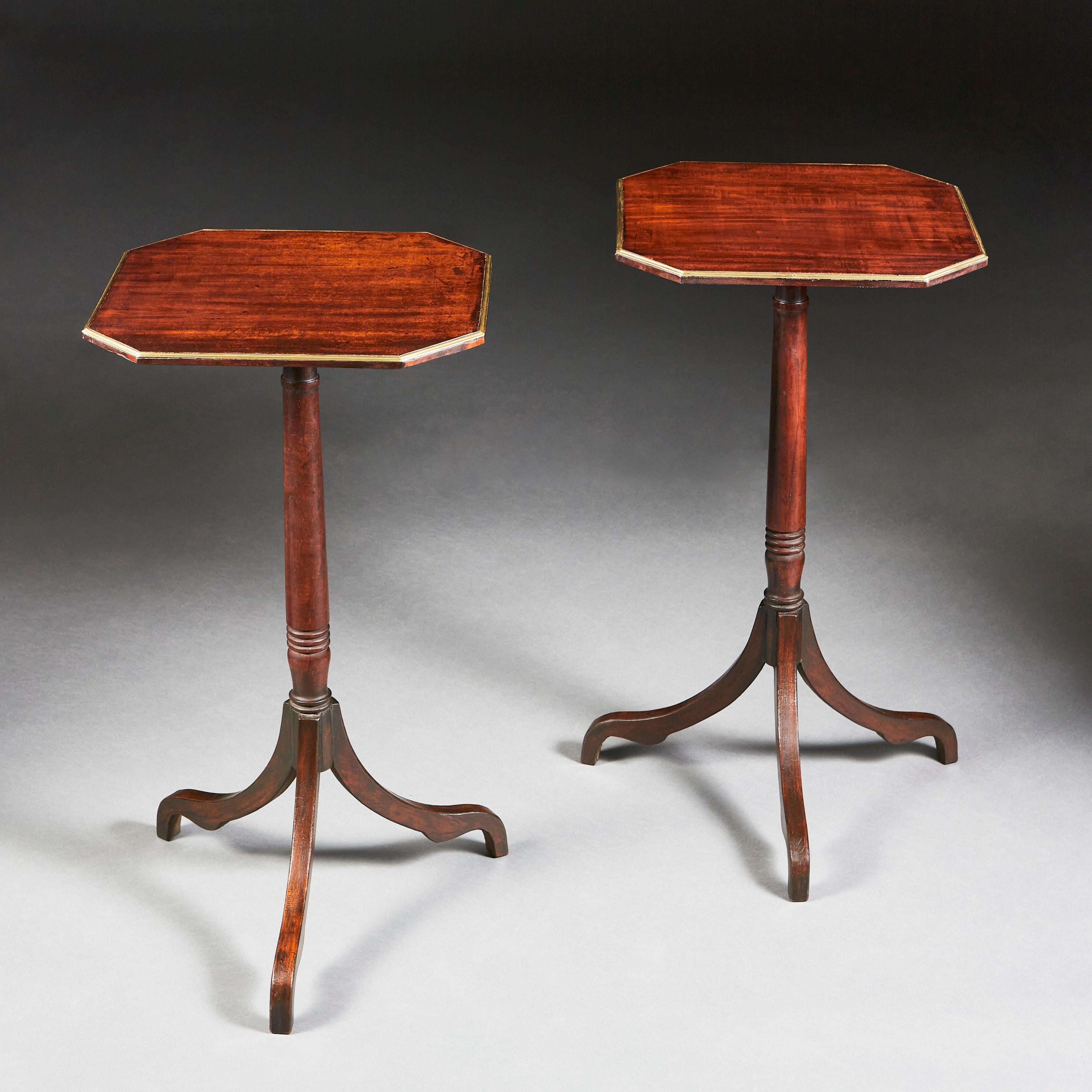 Pair of 19th Century Mahogany Wood and Brass Banded Tripod Tables In Good Condition In London, GB