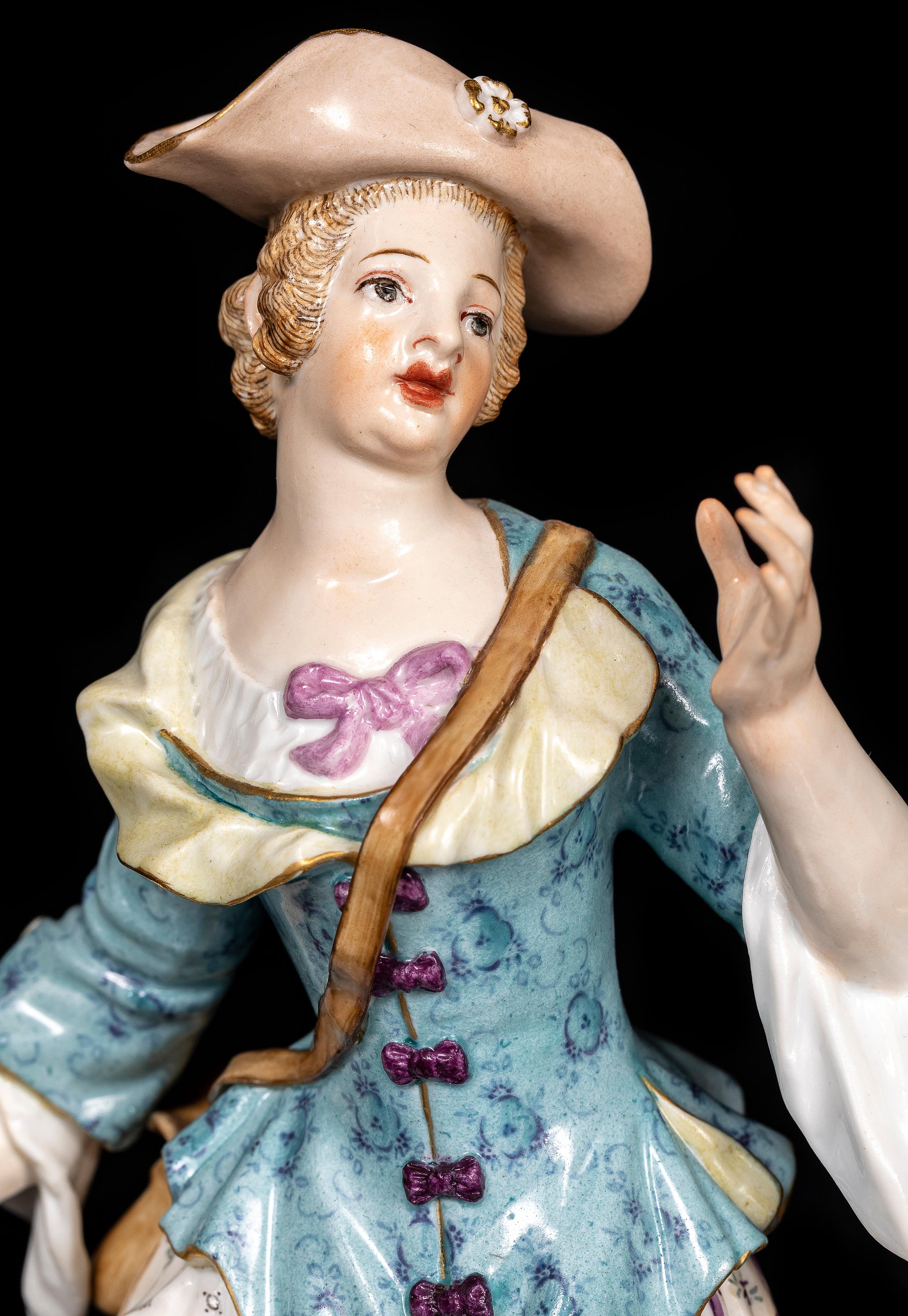 Pareja de figuras de porcelana de Meissen del siglo XIX de hombre y mujer ataviados Tallado a mano en venta