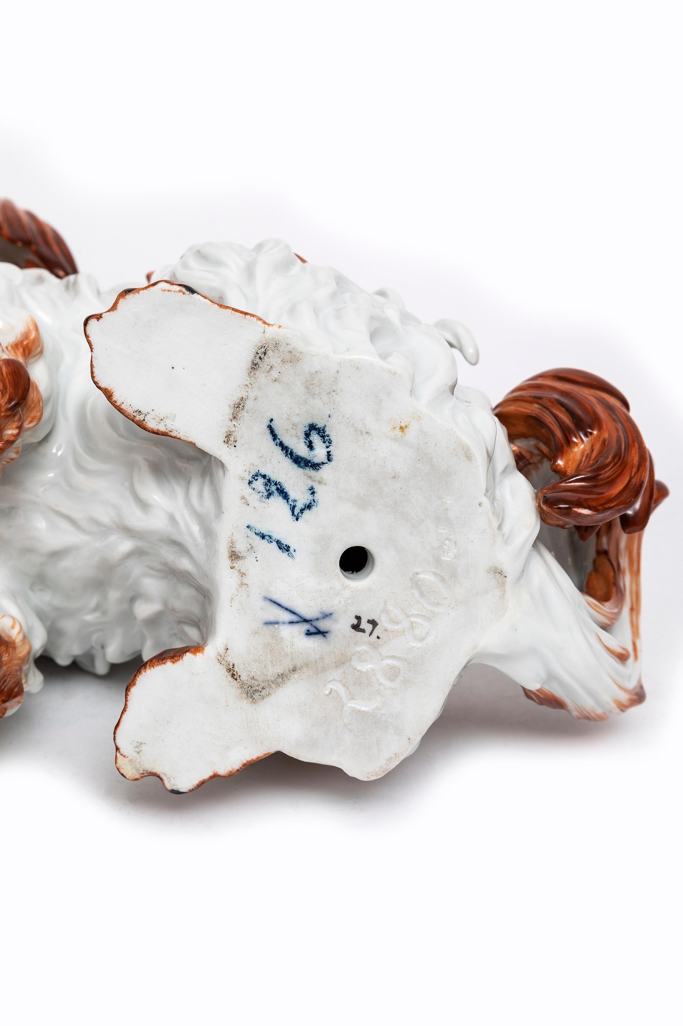 Ein Paar Meissen Porcelain Modelle von Bologneser Hunden aus dem 19. Jahrhundert, J.J. Kandler im Angebot 3