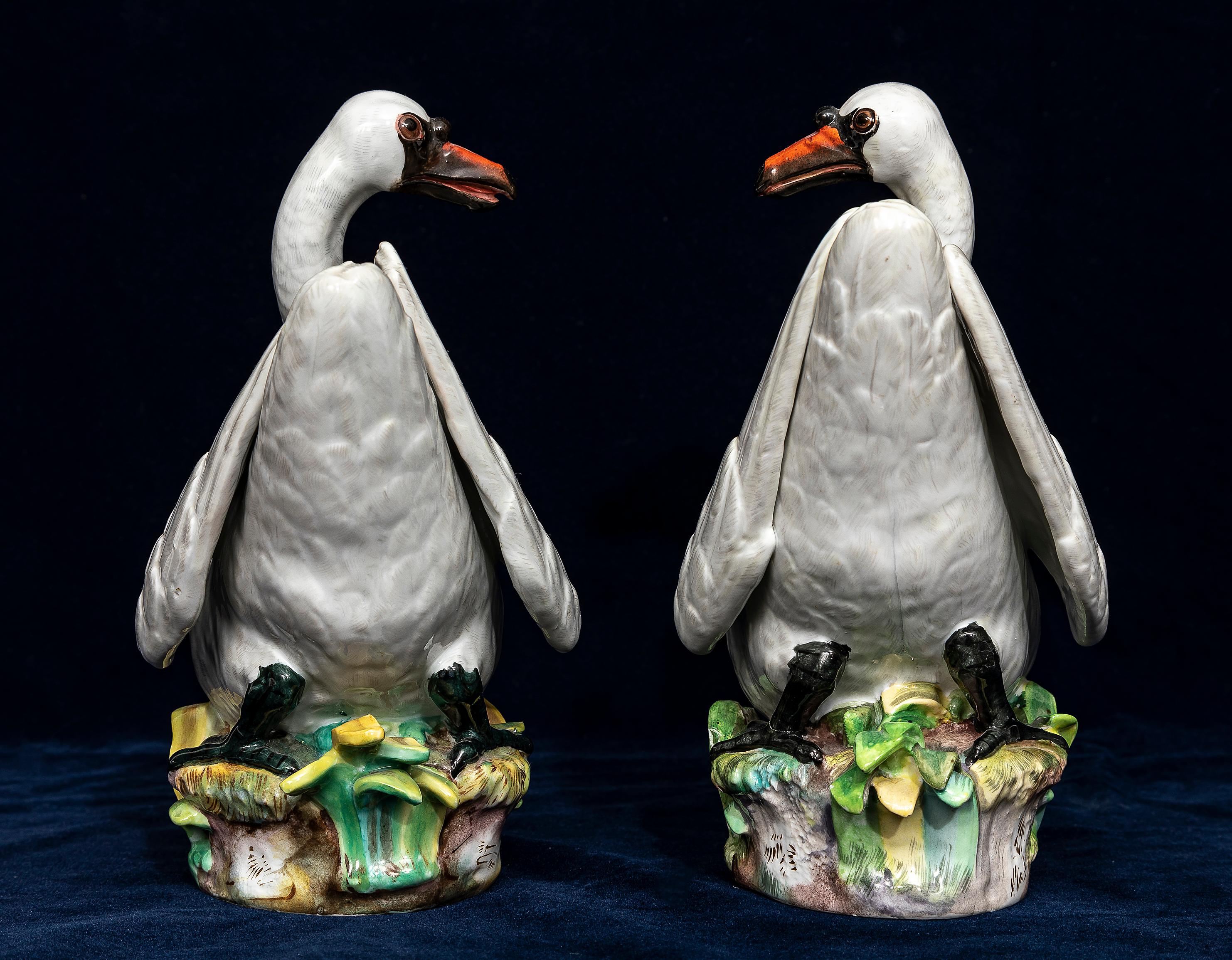 Paire de modèles de cygnes en porcelaine de Meissen du XIXe siècle, d'après J. J. Kandler en vente 3