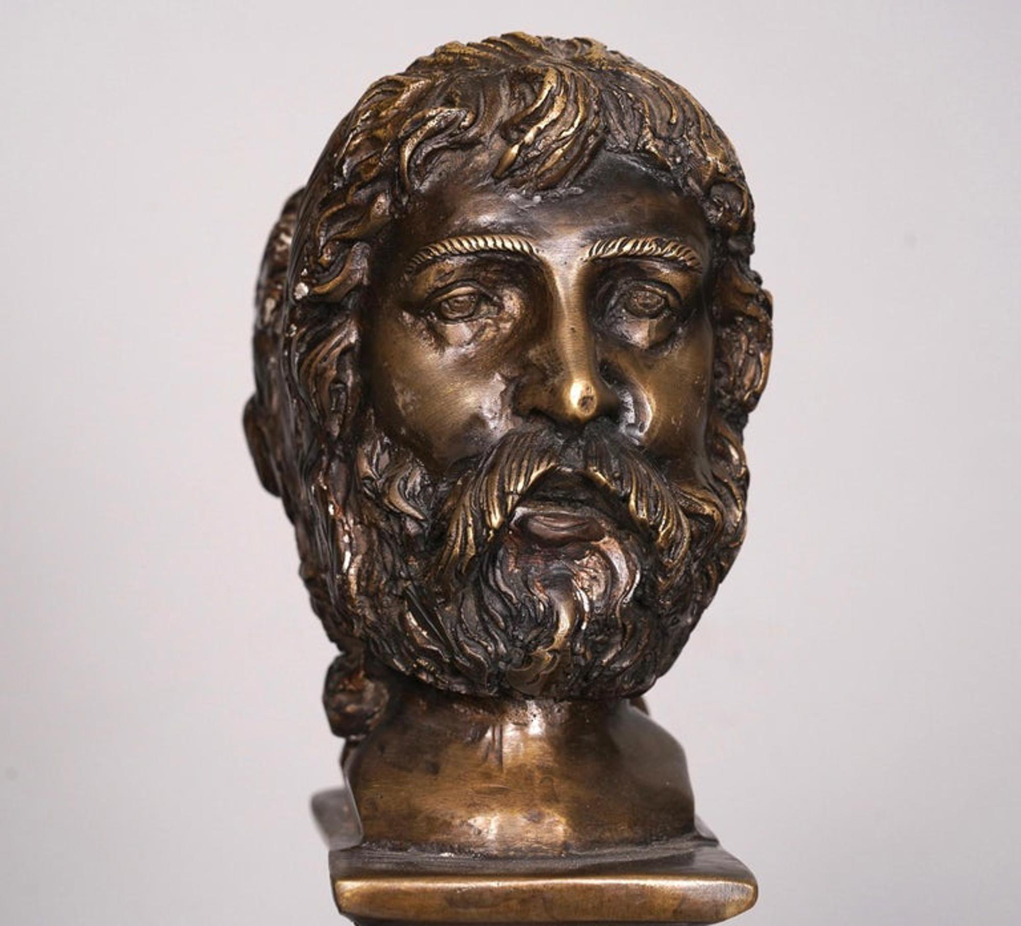 Ein Paar Urnen aus patinierter Bronze im neoklassischen Stil des 19. Jahrhunderts (Italienisch) im Angebot