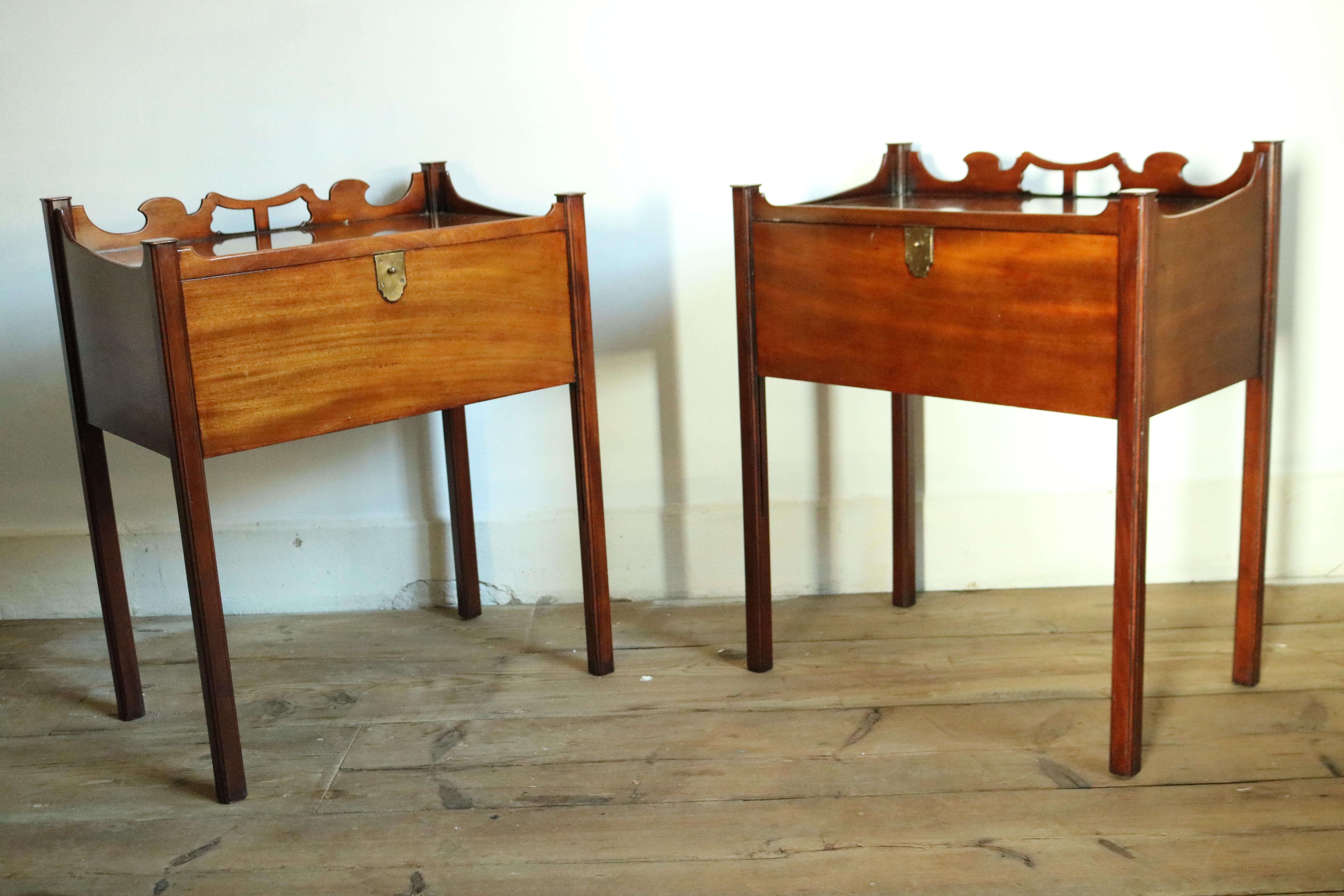 Victorian Pair of 19th Century Pot-Cupboards /Bedside Tables