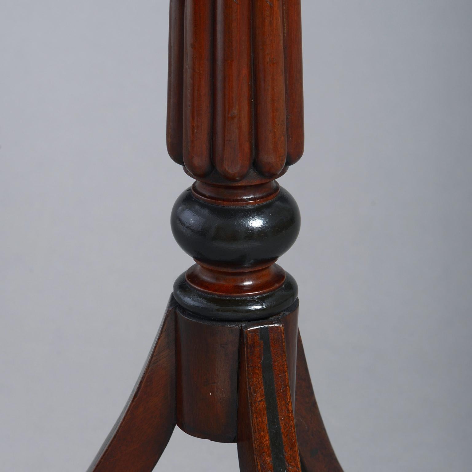 Pair of 19th Century Regency Mahogany End Tables In Good Condition In London, GB