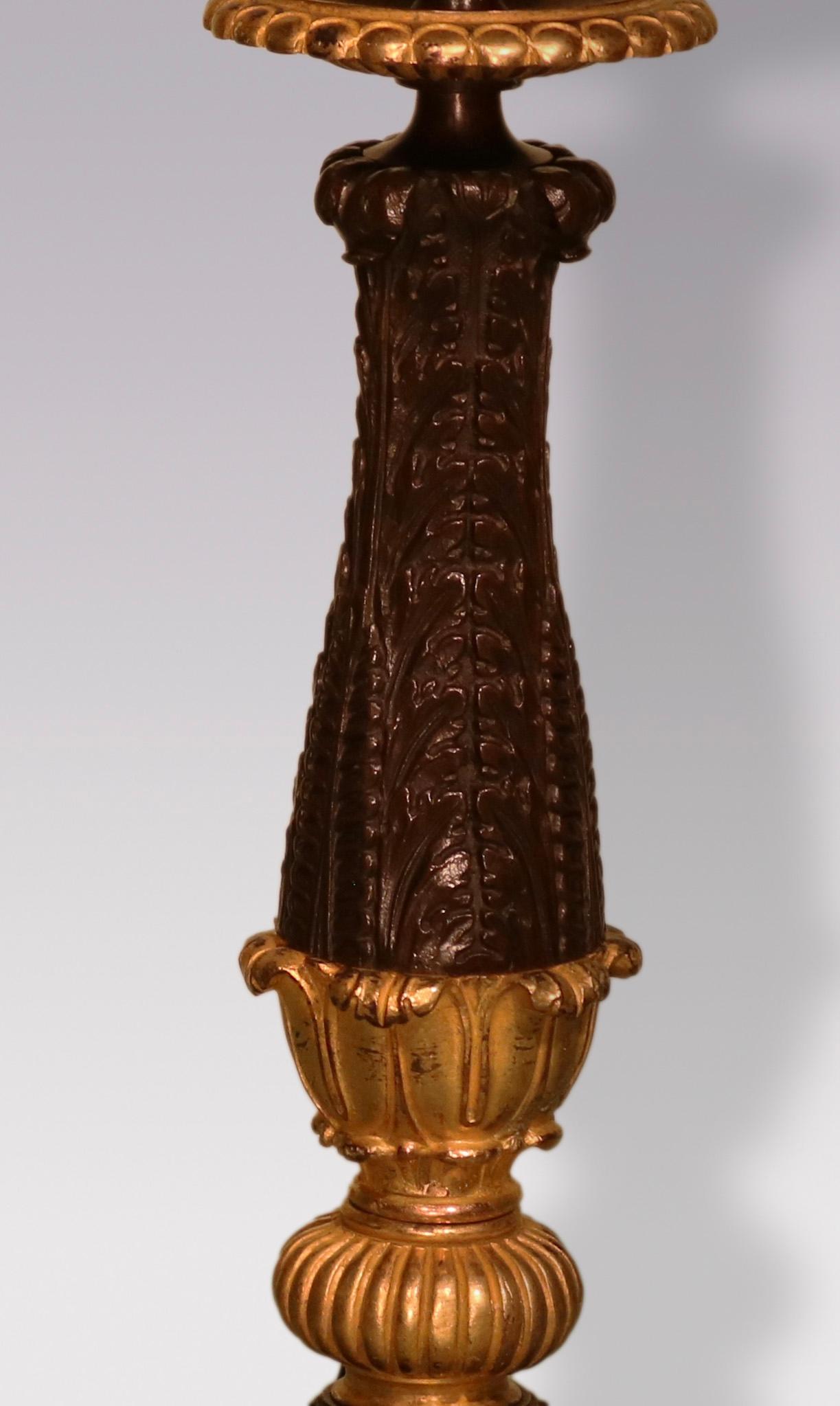 Paar Bronze- und Ormolu-Kerzenständer aus der Regency-Zeit des 19. (Englisch) im Angebot