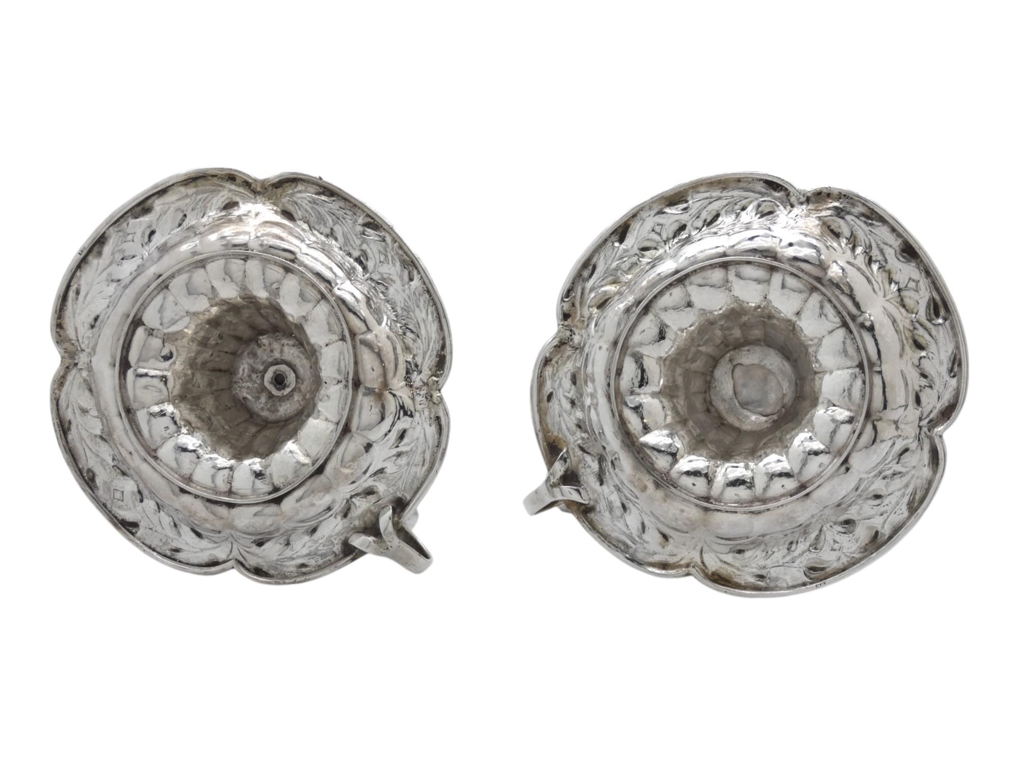 Gravé Paire d'appliques Shabbat russes judaïques en argent du 19ème siècle en vente