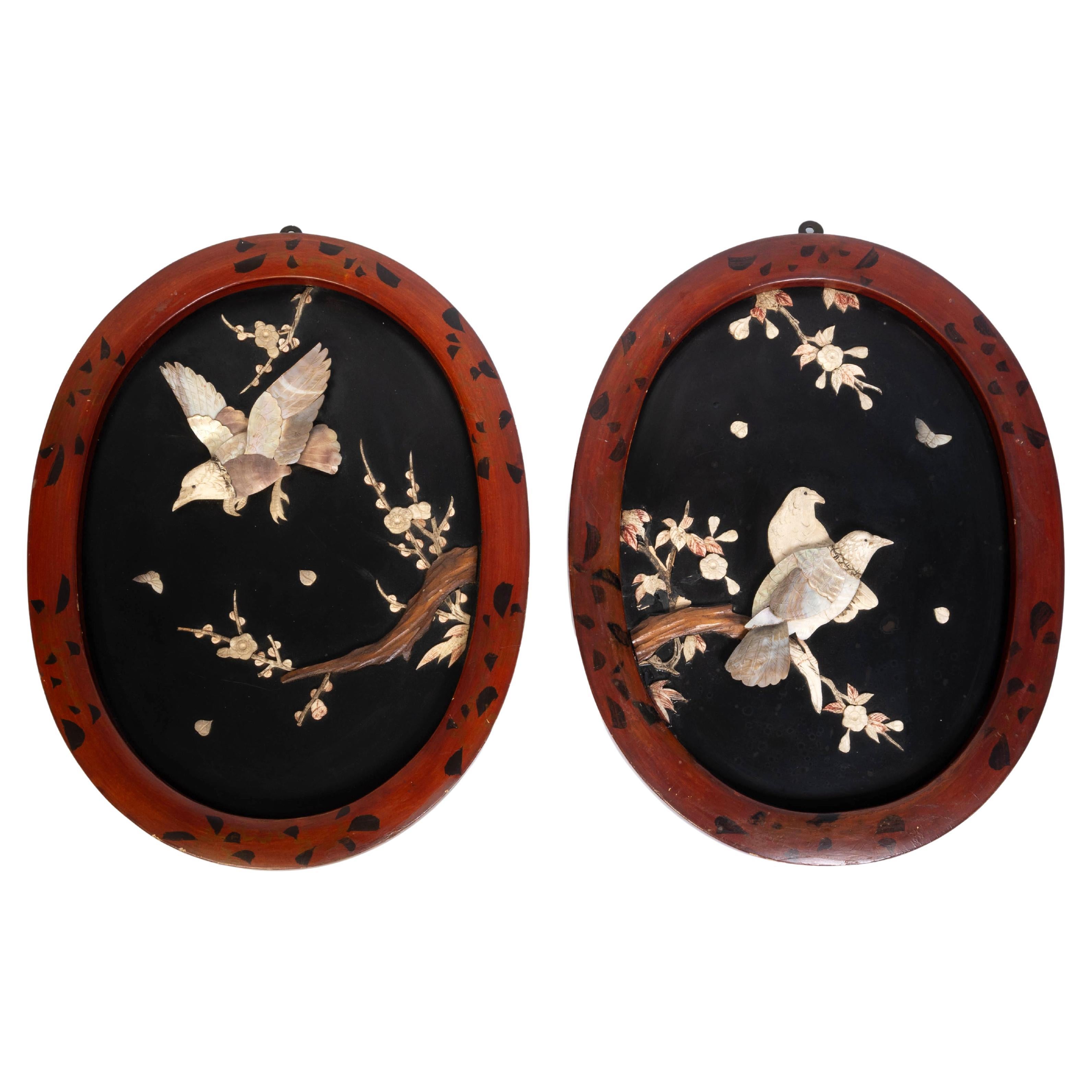 Coppia di pannelli intagliati Shibayama del XIX secolo C.C.