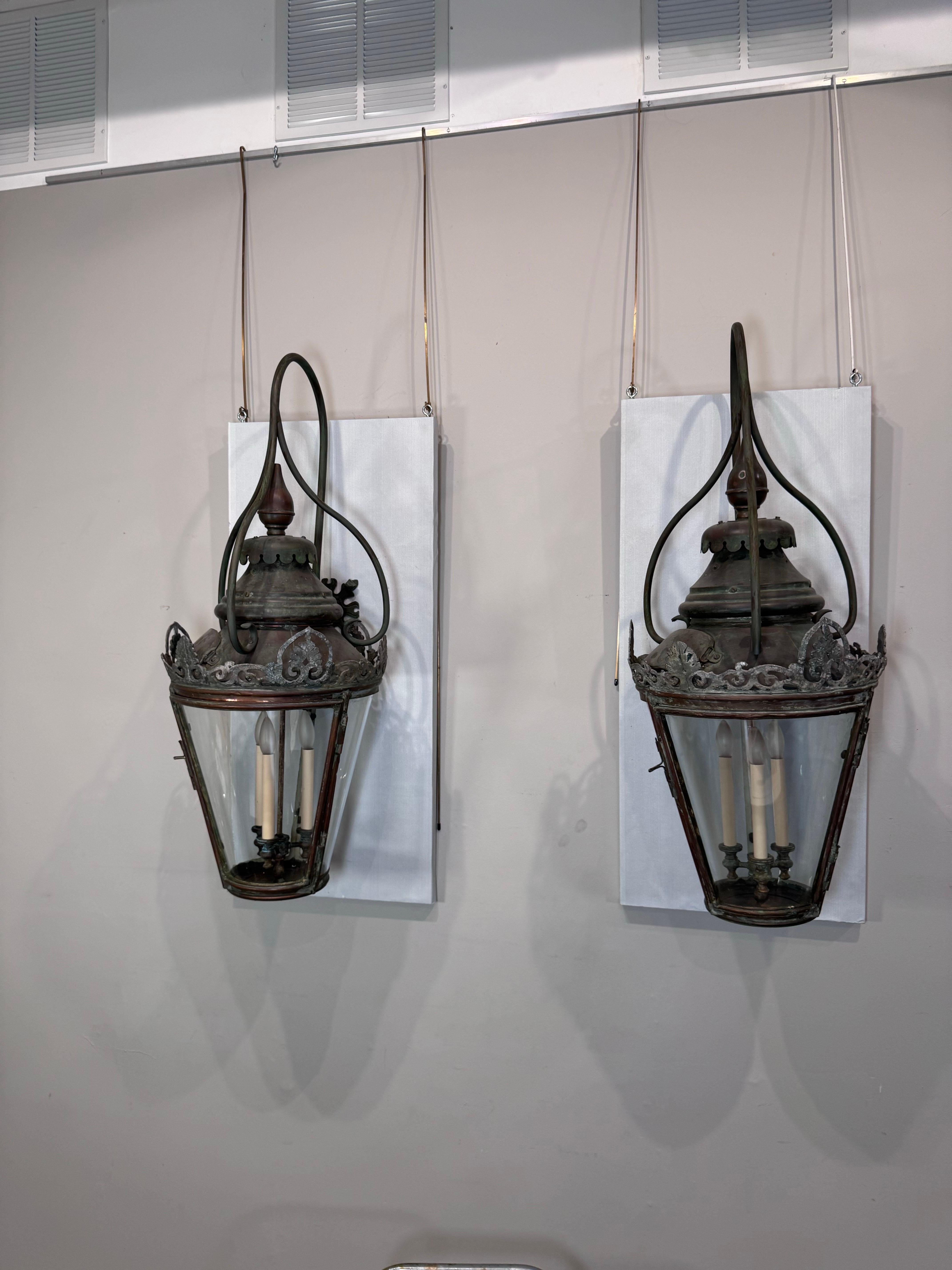 A pair of 19th Century Street lanterns en vente 6