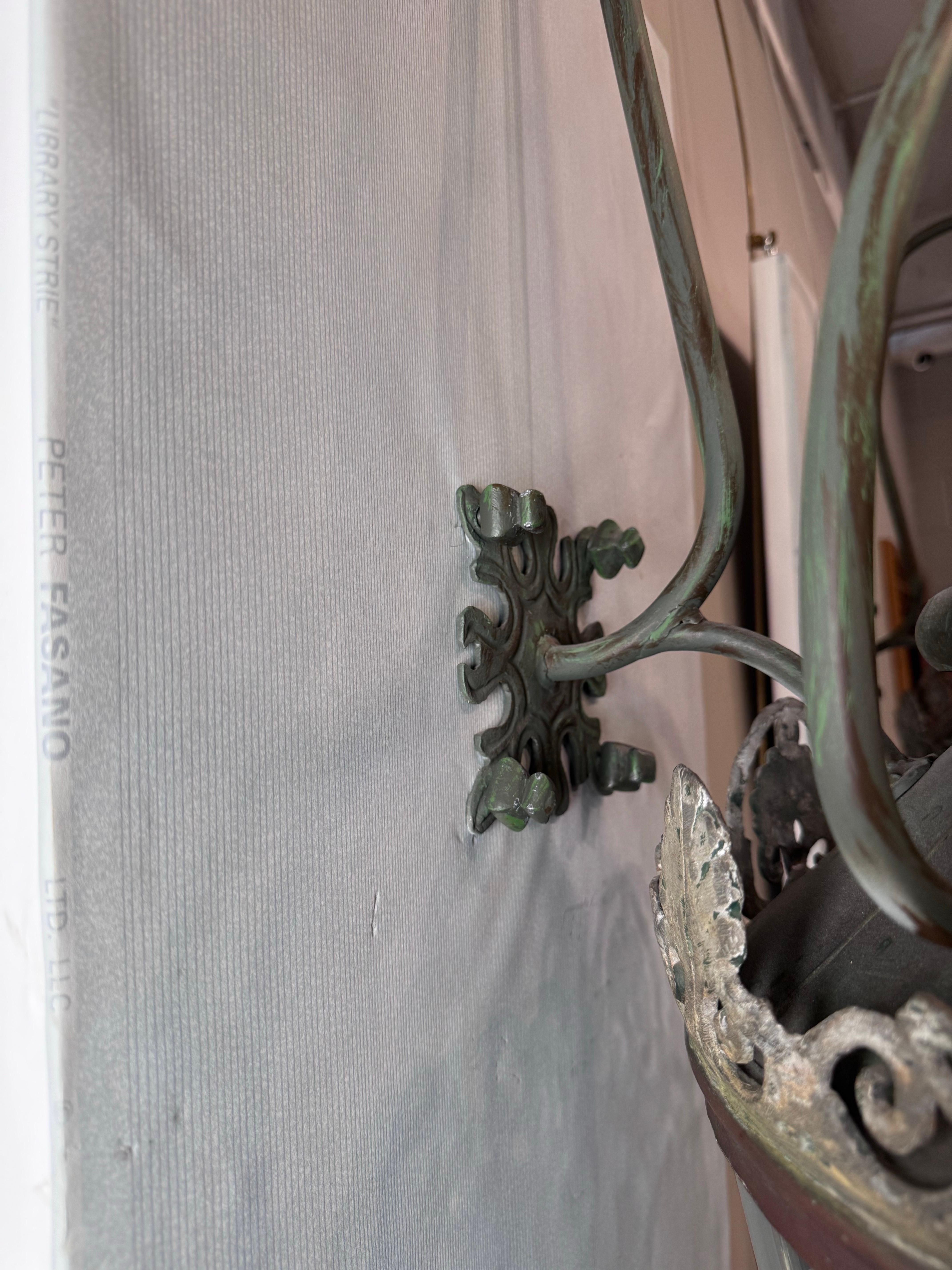 A pair of 19th Century Street lanterns en vente 7