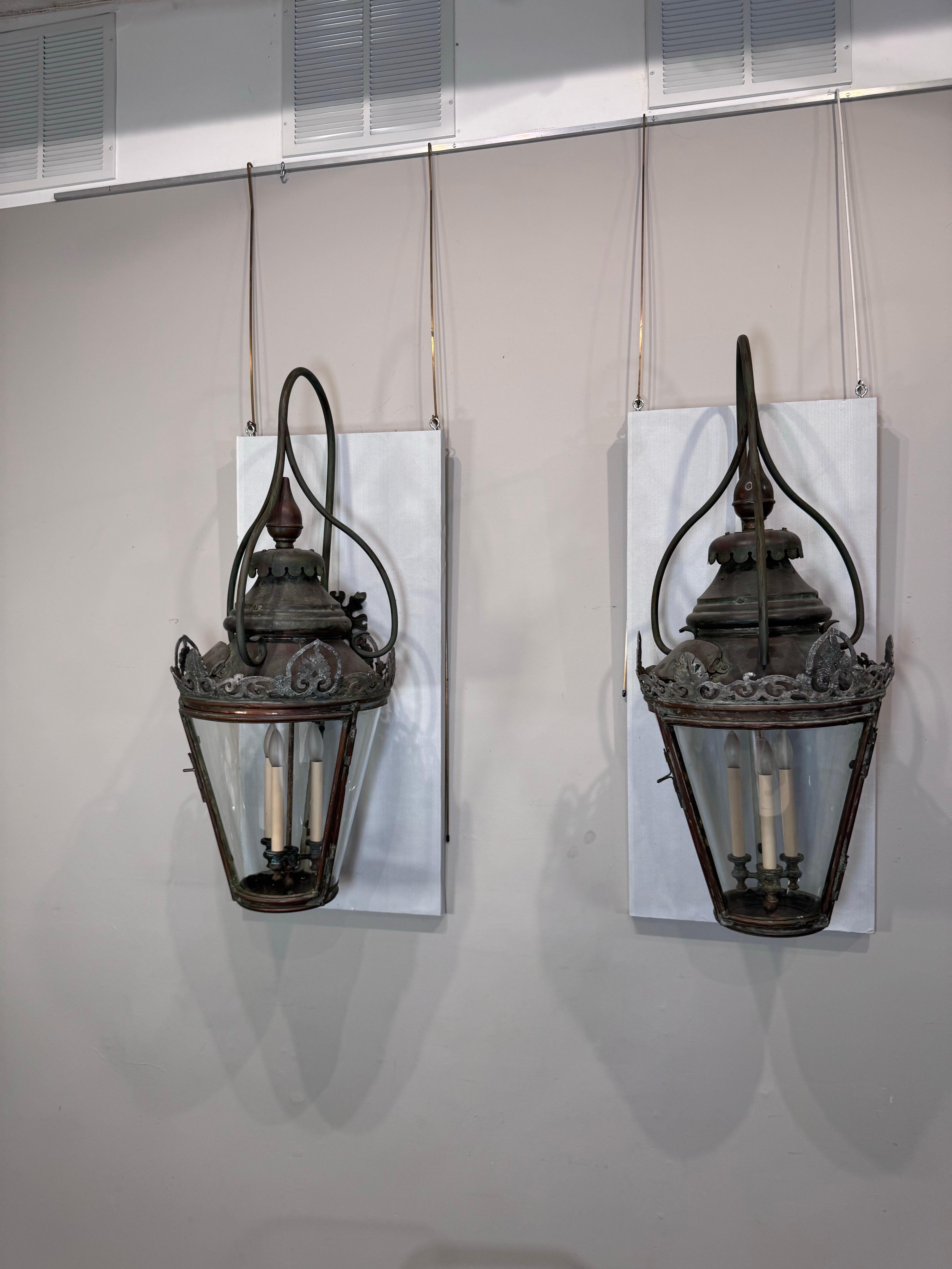 A pair of 19th Century Street lanterns en vente 11